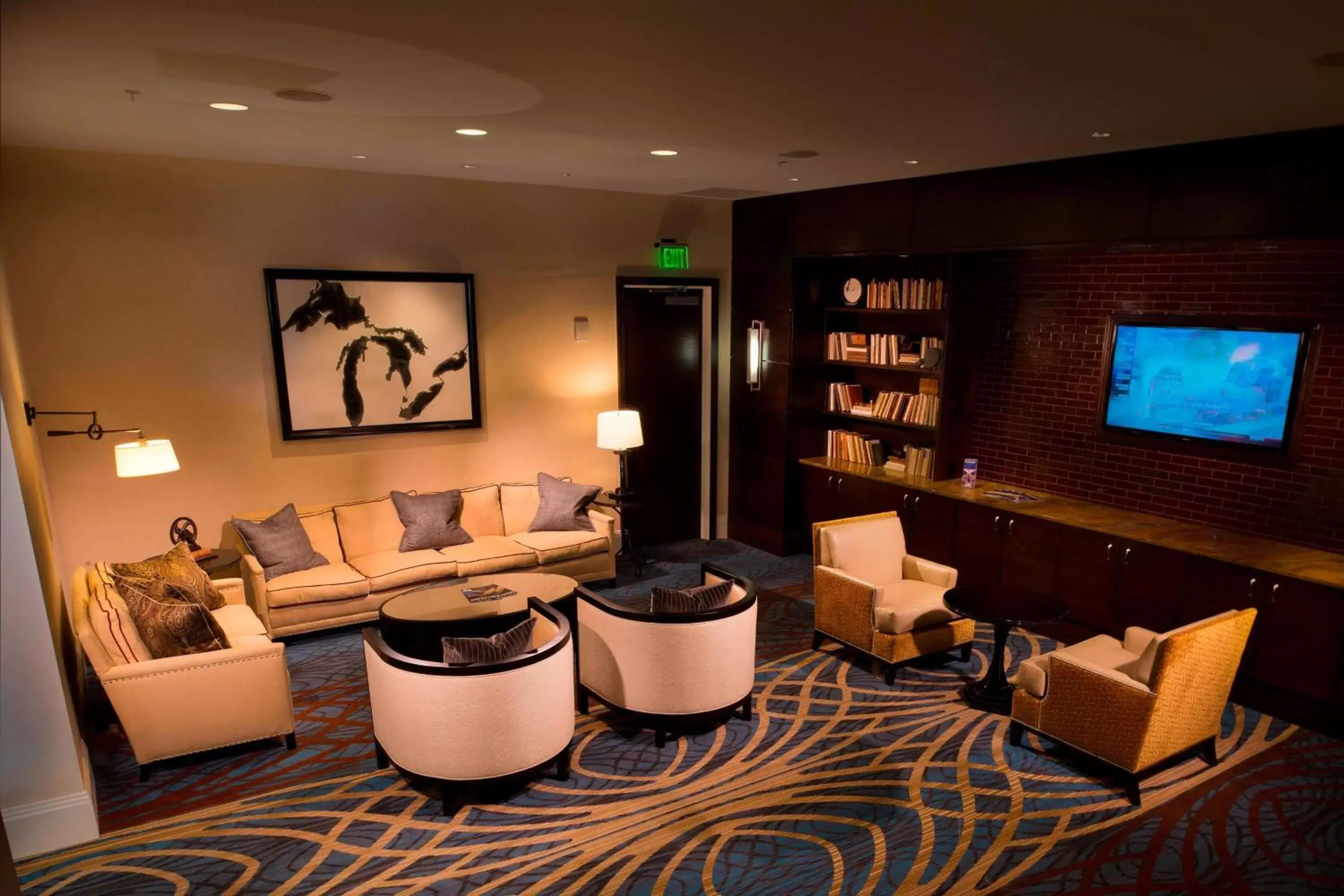 Lounge or bar, Seating Area in Milwaukee Marriott Downtown