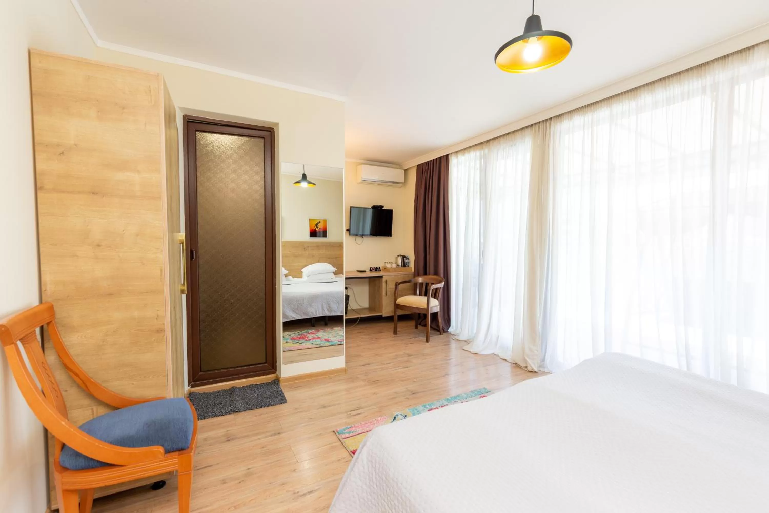 Photo of the whole room, Bed in Hotel N16