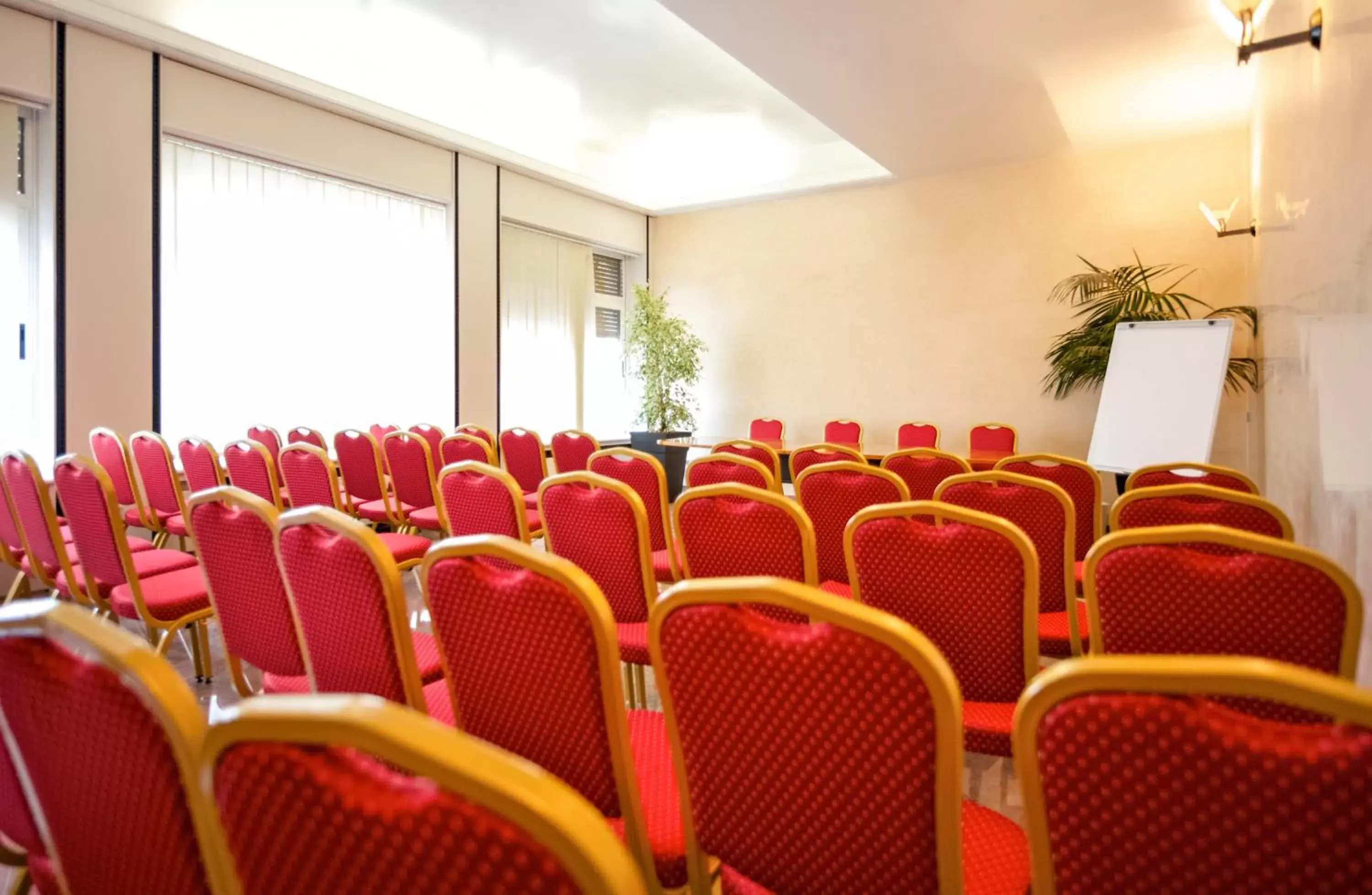 Meeting/conference room in Ibis Styles Parma Toscanini