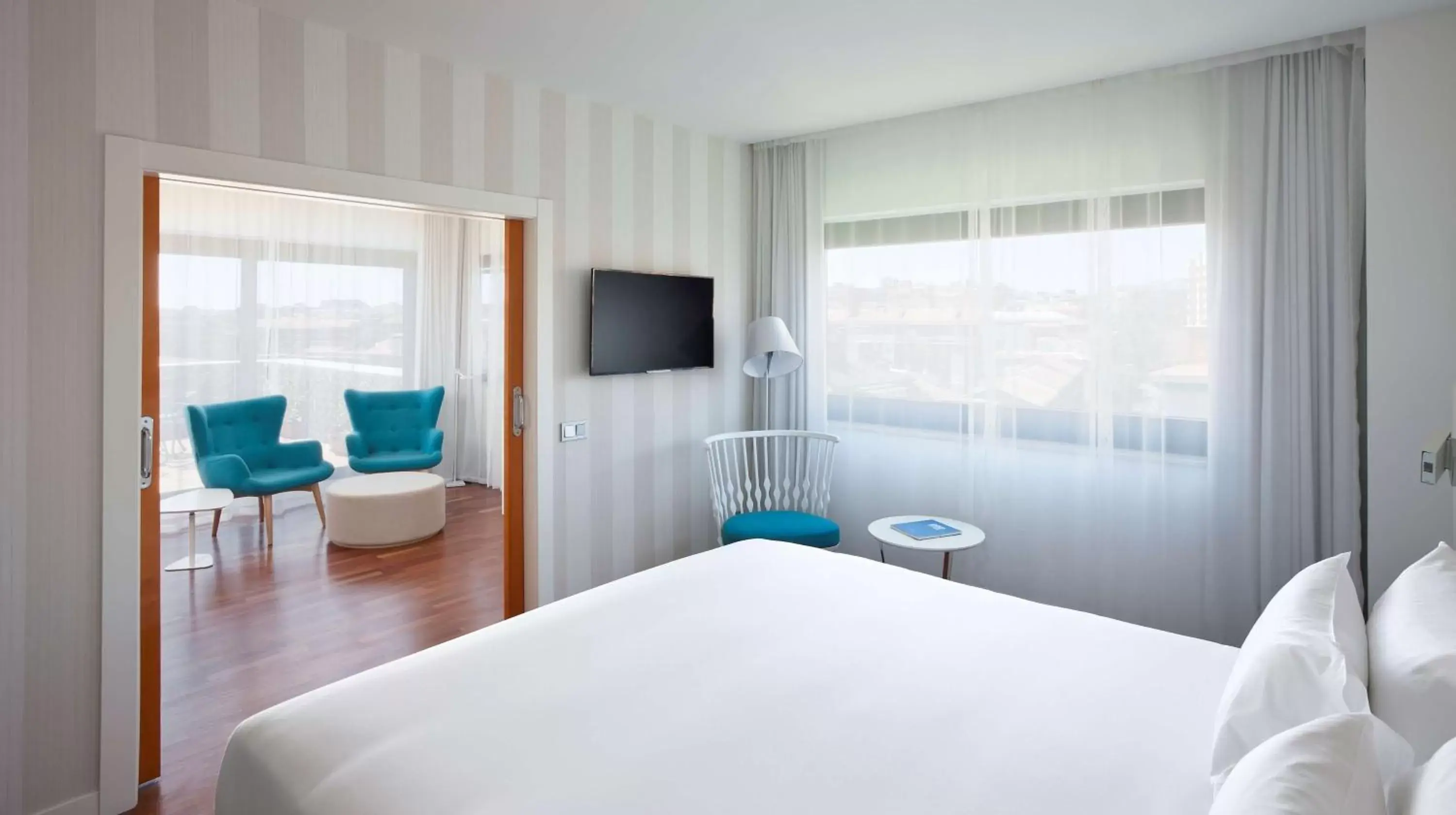 Photo of the whole room, Bed in NH Madrid Ventas
