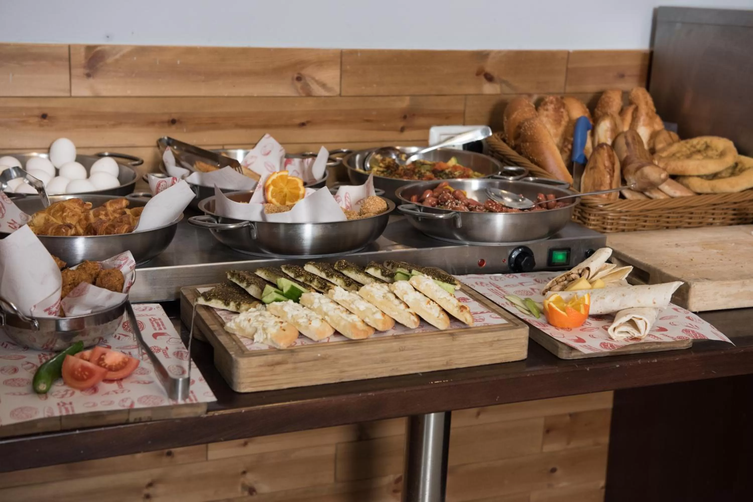 Buffet breakfast in Villa Nazareth B&B