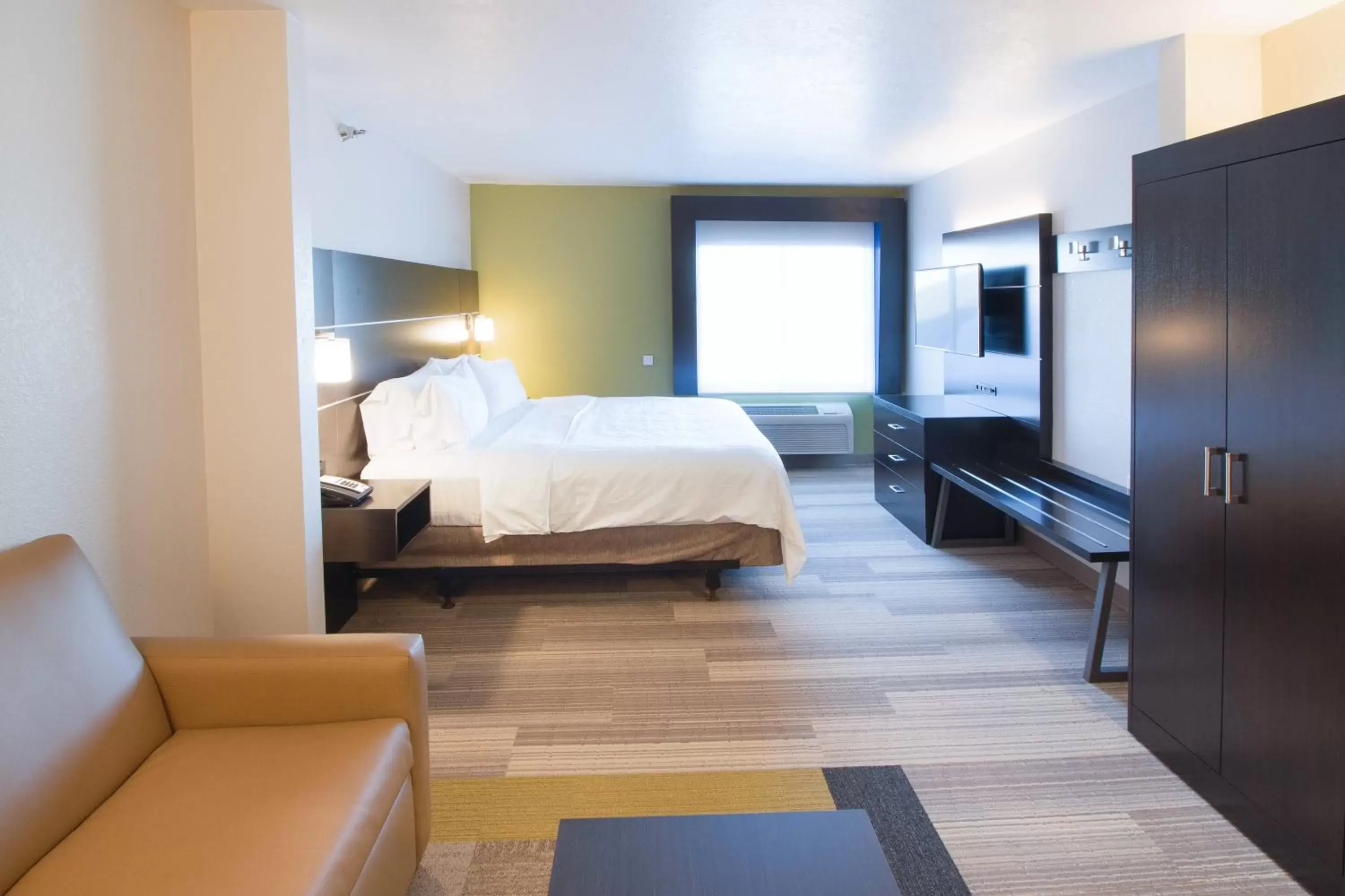 Photo of the whole room in Holiday Inn Express & Suites - Worthington, an IHG Hotel