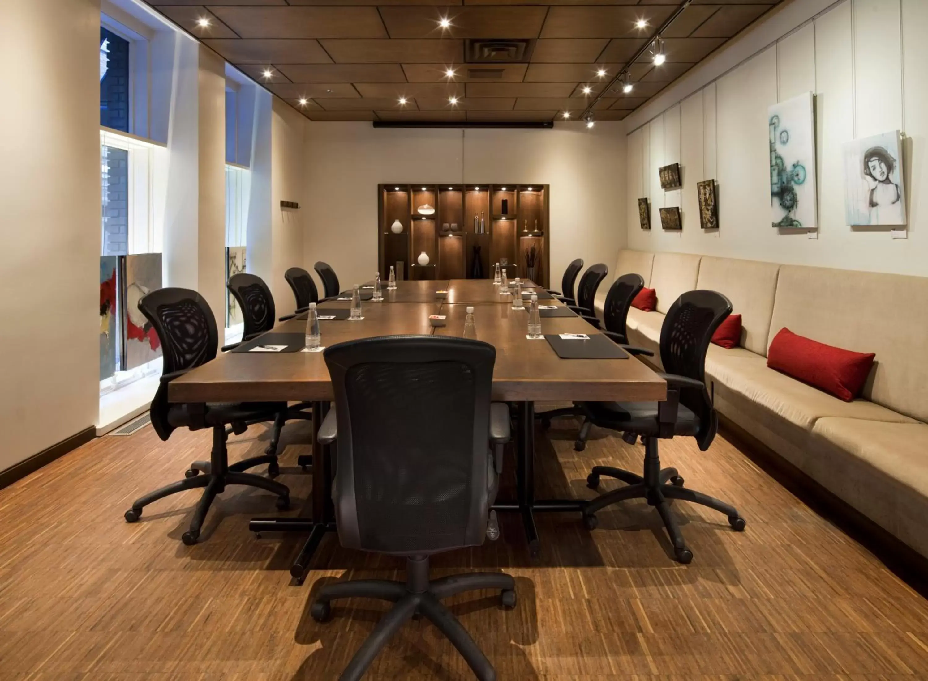 Meeting/conference room in Hotel 71 by Preferred Hotels & Resorts