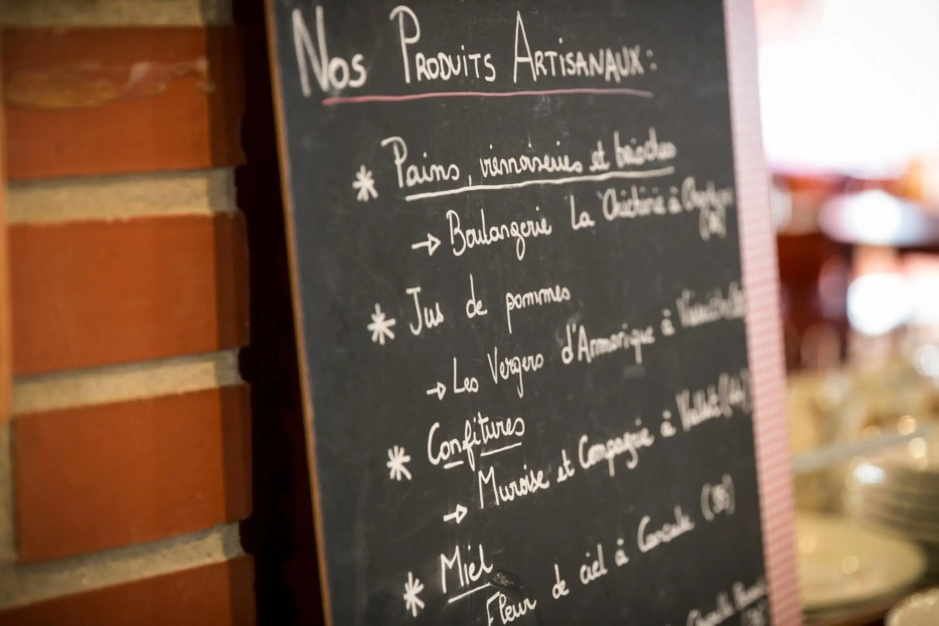 Decorative detail, Logo/Certificate/Sign/Award in Brit Hotel Rennes Le Castel