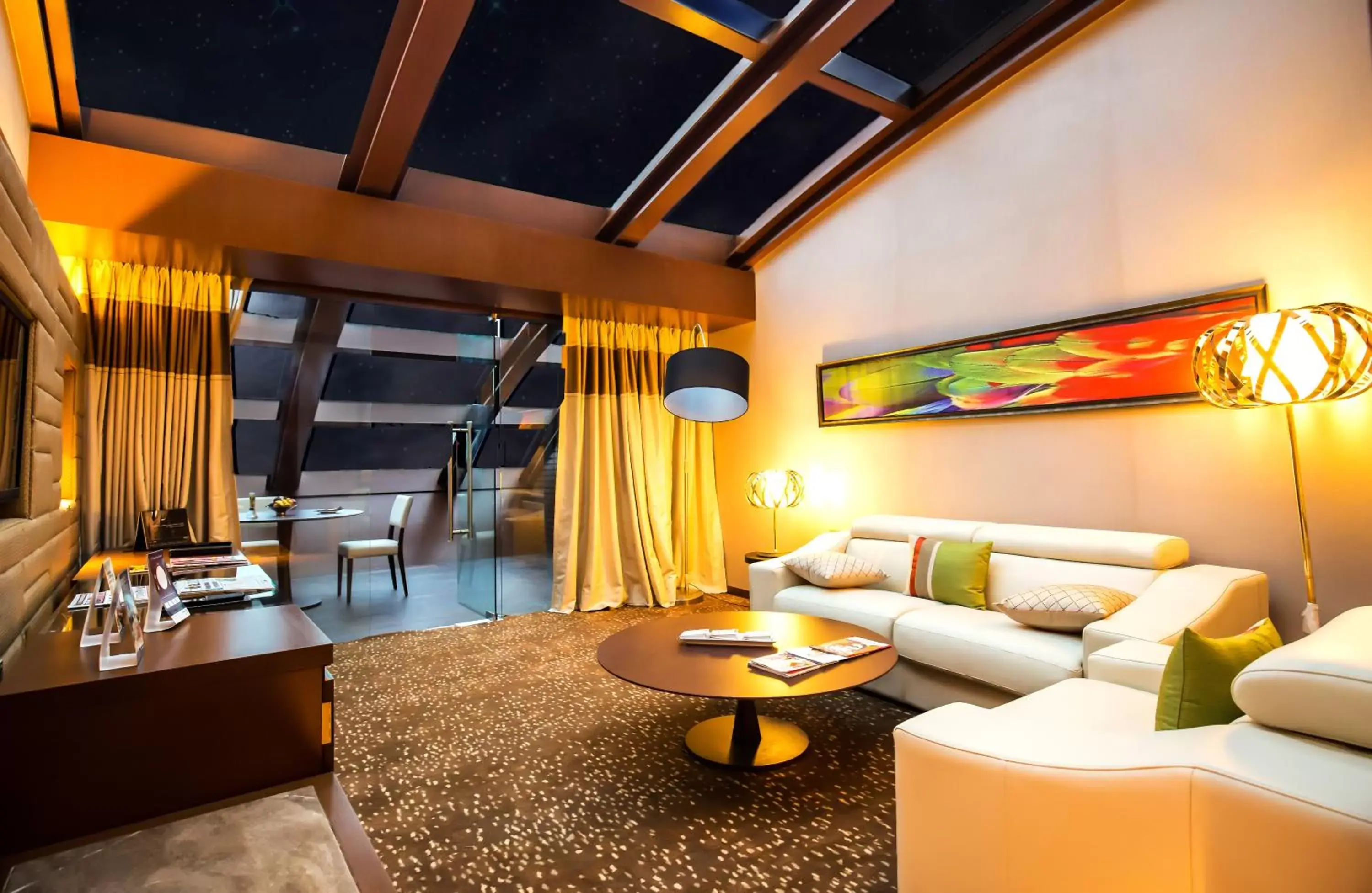 Venus Suite with and Bath Tub - single occupancy - King Bed (Non-Smoking) in Hotel Sahara Star Venus Suite with and Bath Tub - single occupancy - King Bed (Non-Smoking) in Hotel Sahara Star