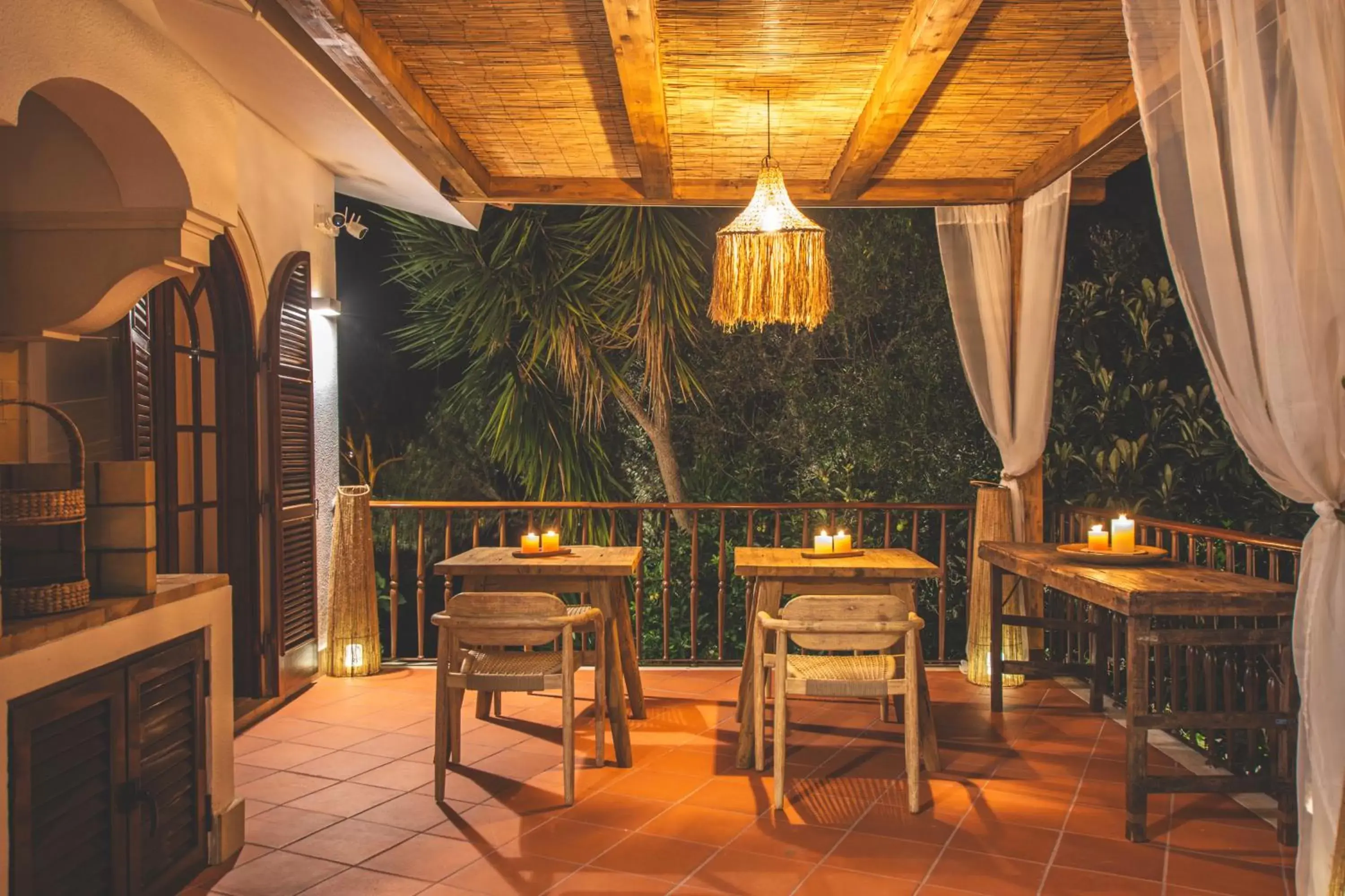 Balcony/Terrace, Restaurant/Places to Eat in Villa Pietra Estoril Eco Guesthouse