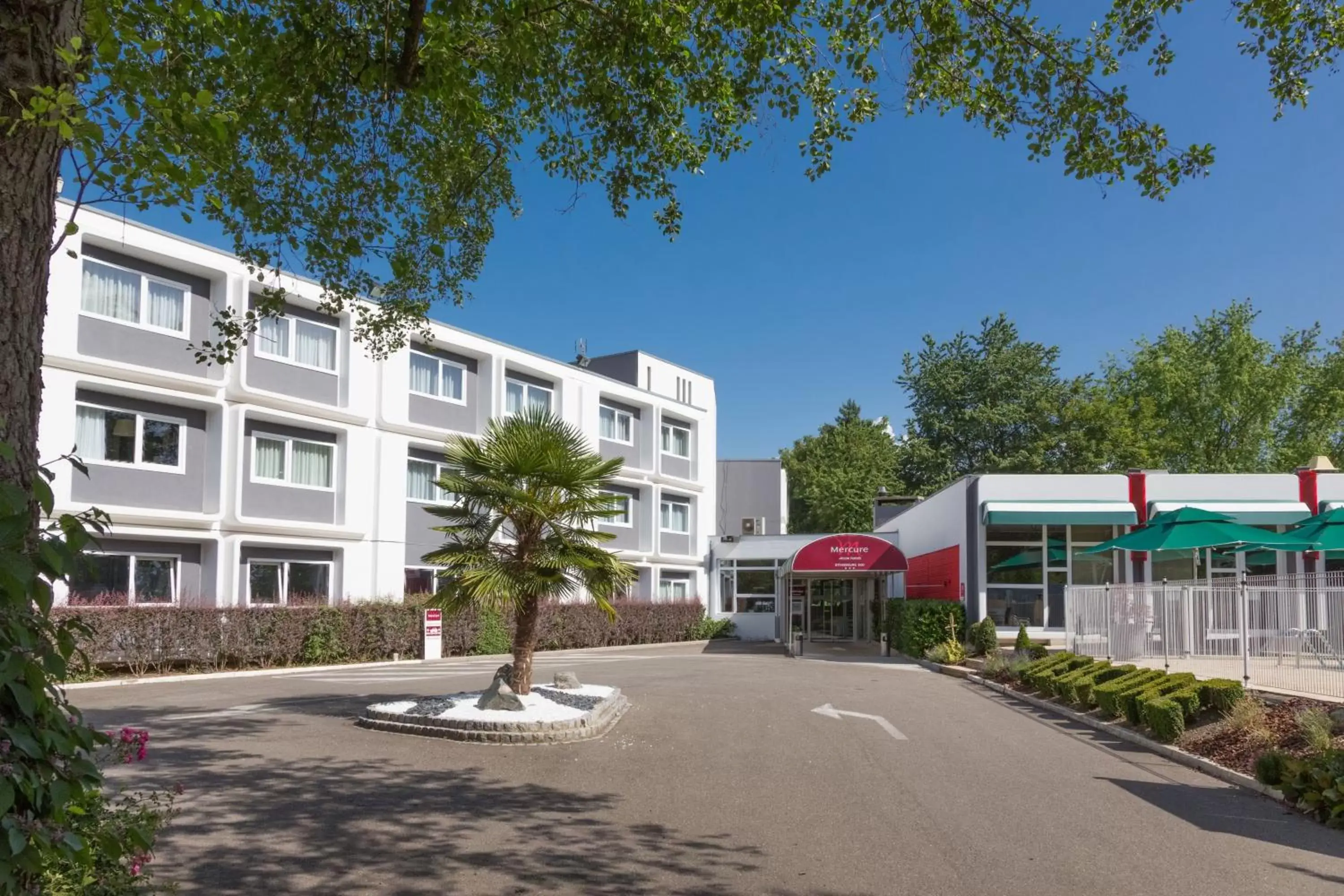 Facade/entrance, Property Building in Mercure Strasbourg Aéroport