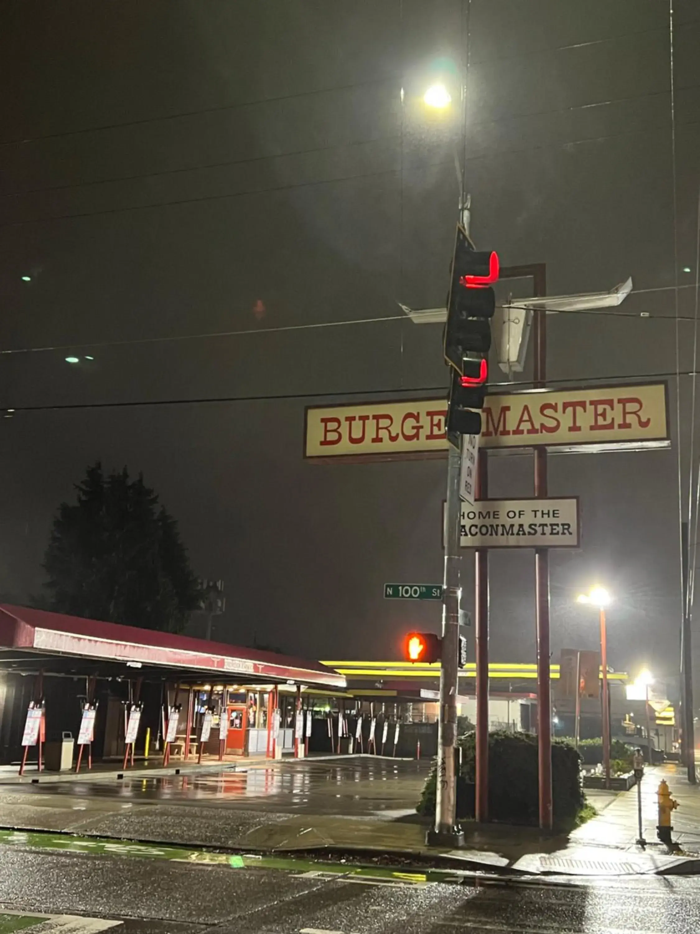 Night, Property Building in Columbus Motor Inn