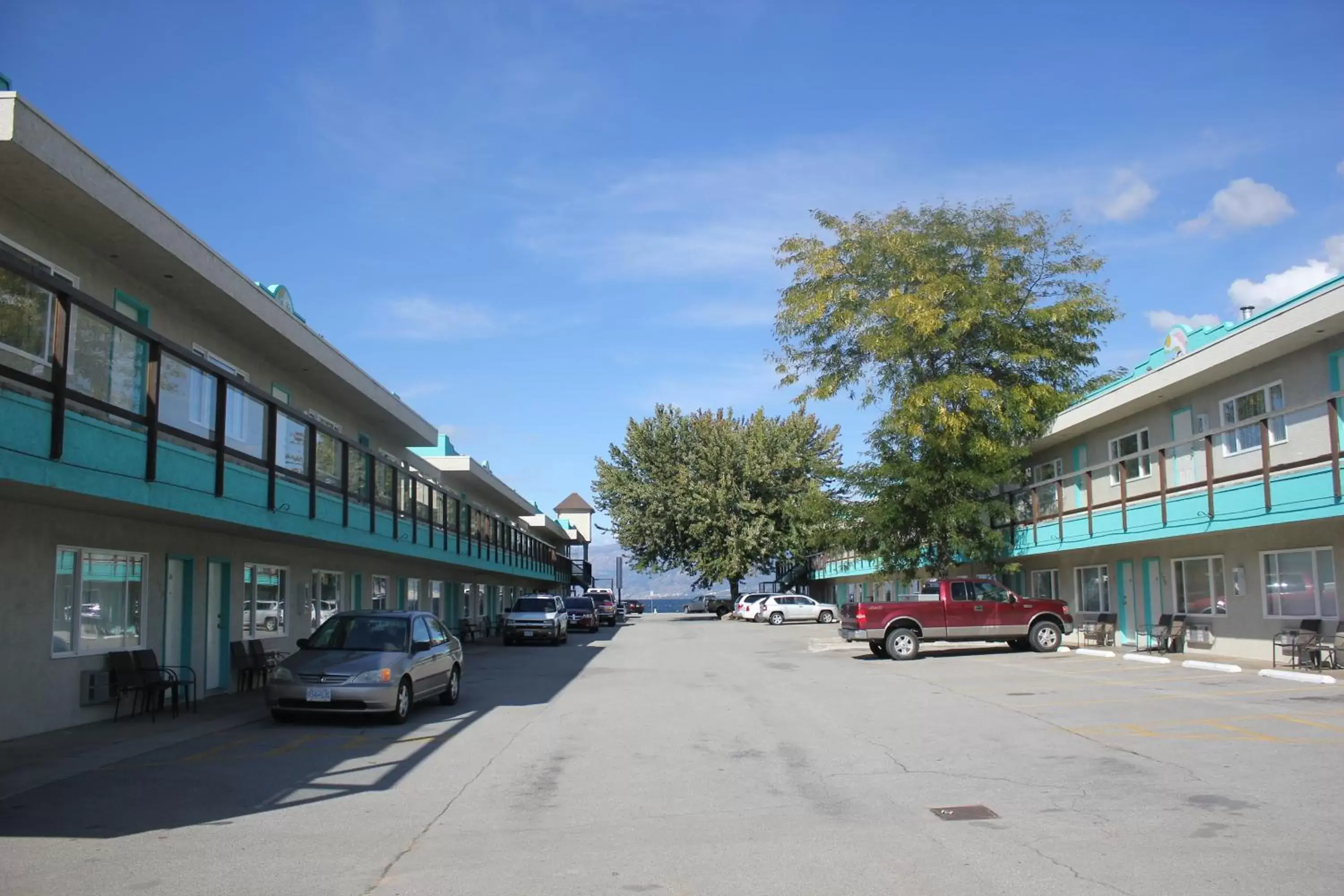 Facade/entrance, Property Building in Tiki Shores Inn & Suites