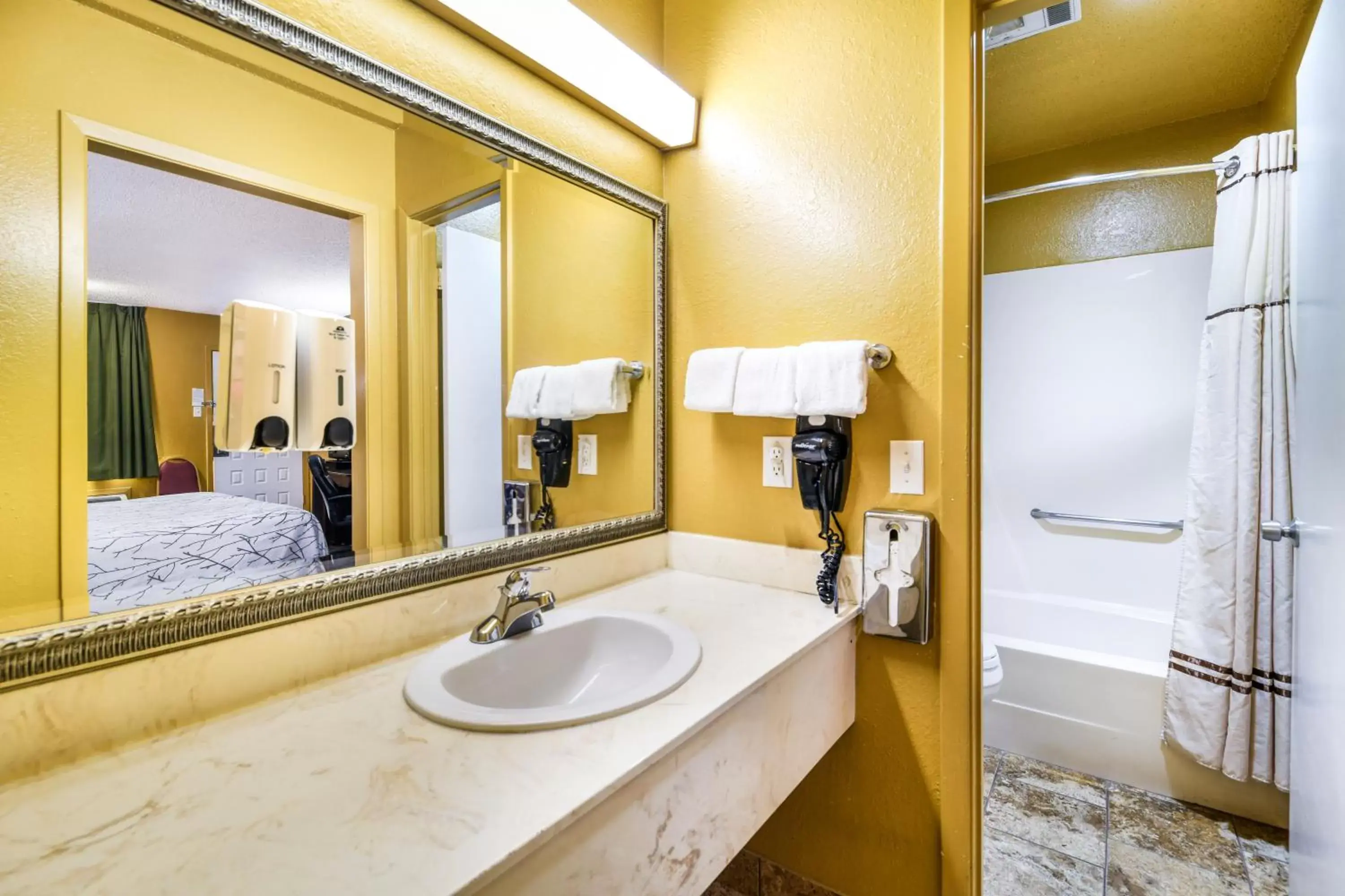 Bathroom in Americas Best Value Inn Bonham