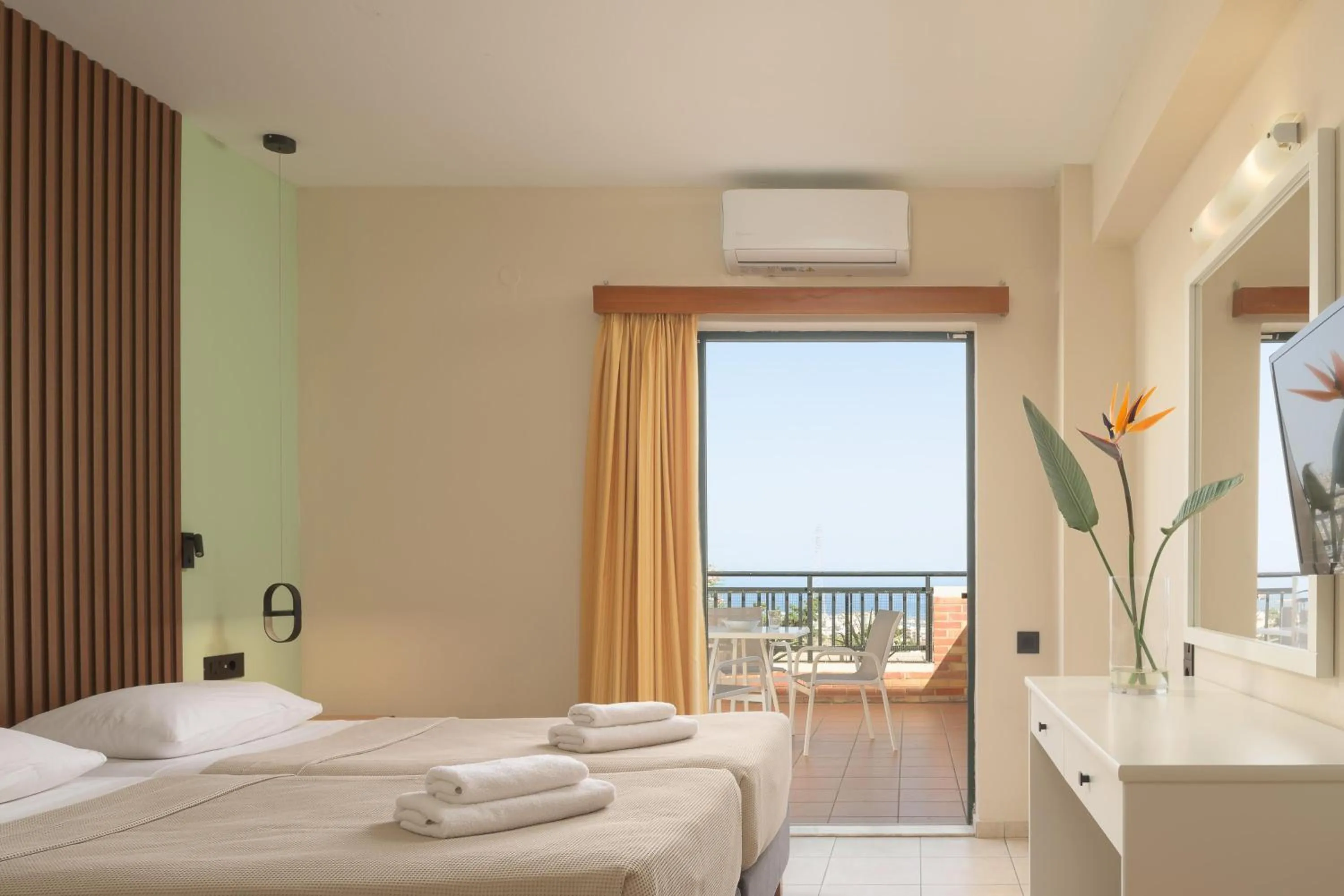 Photo of the whole room, Bed in Asterias Village