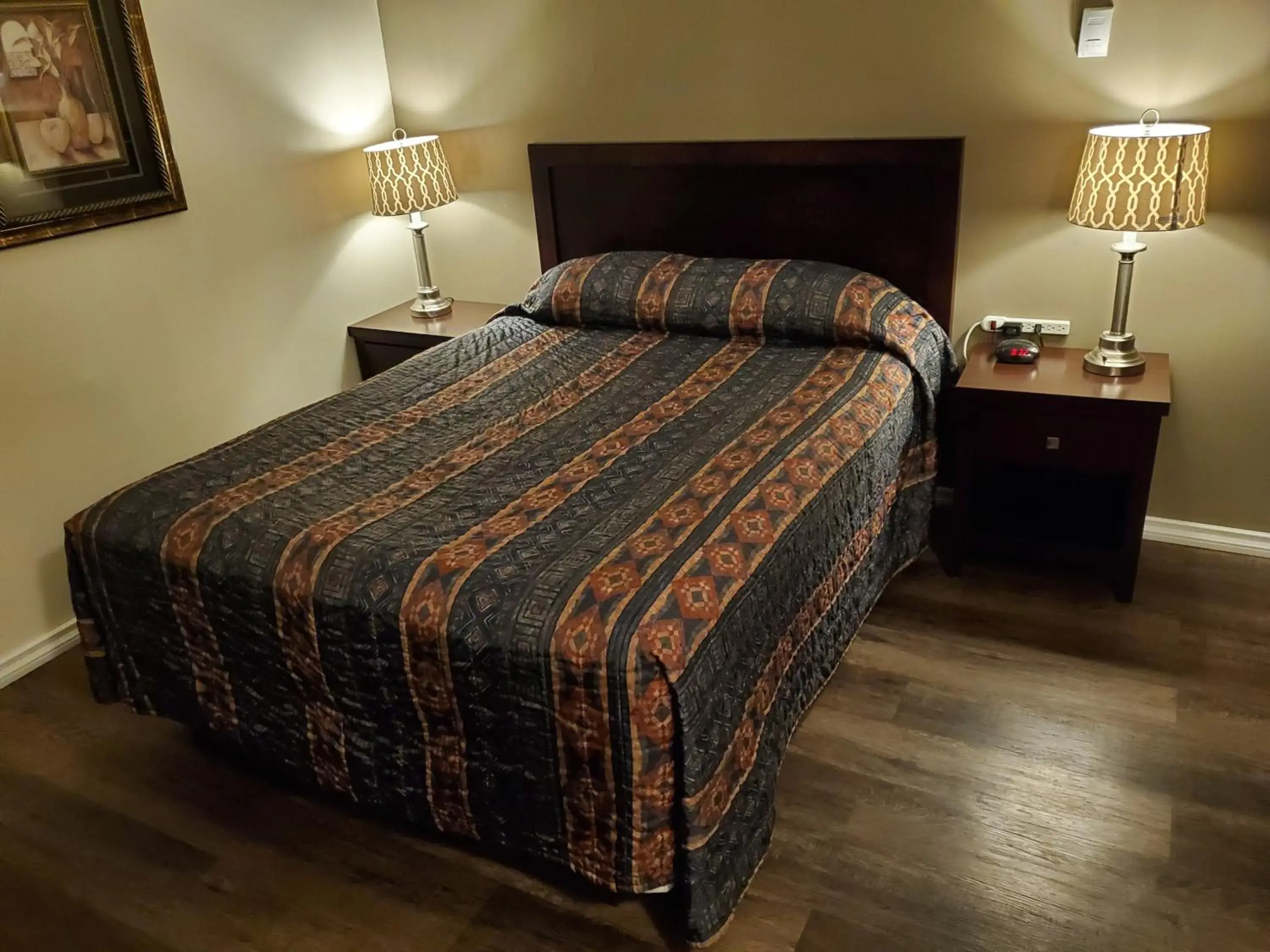 Bed in Battlefords Inn