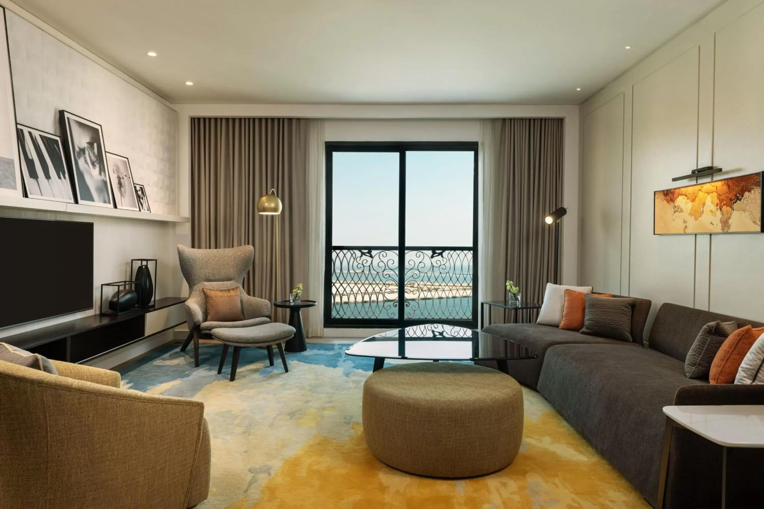 Living room, Seating Area in Le Royal Méridien Doha