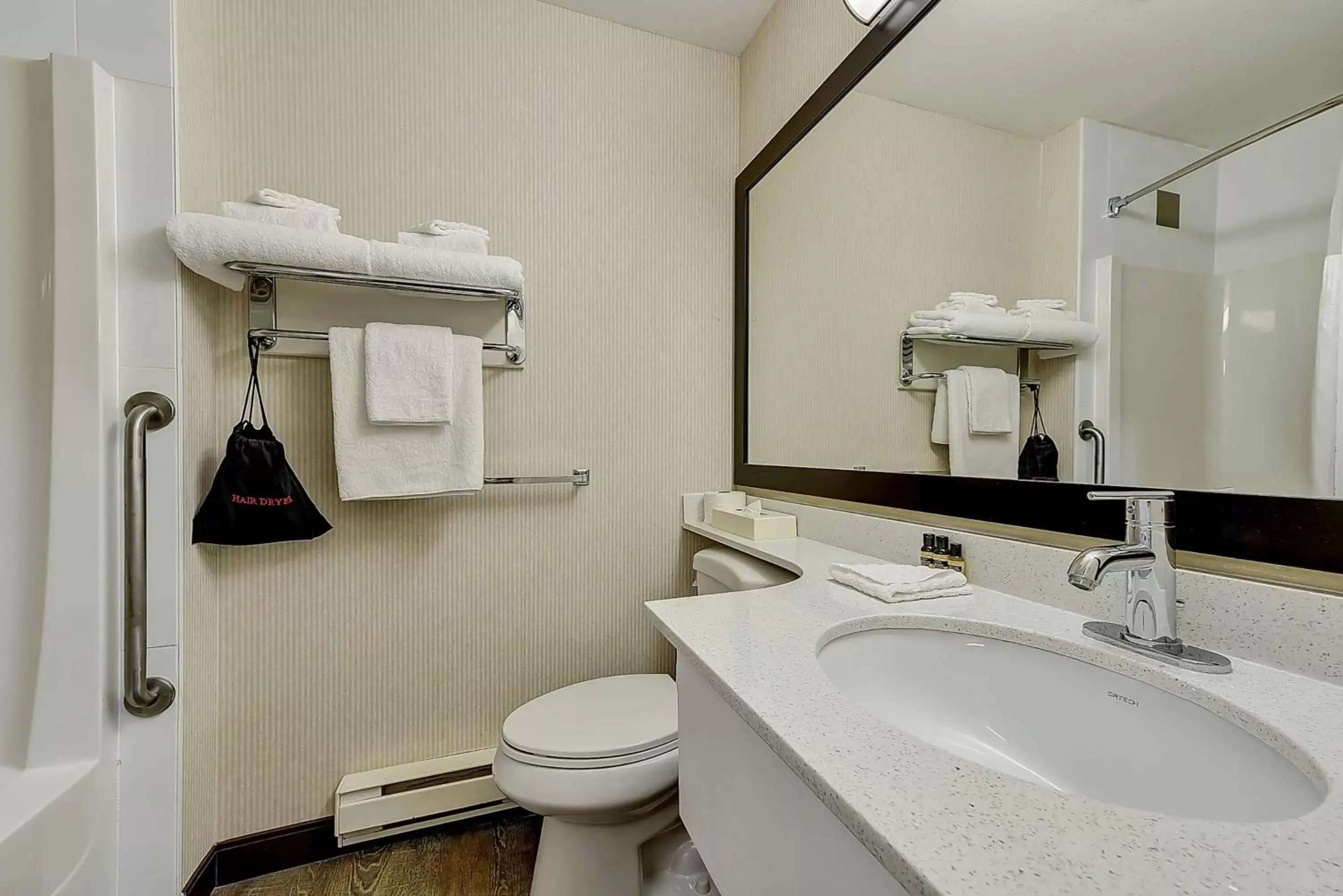 Bathroom in Best Western Plus Osoyoos Hotel & Suites