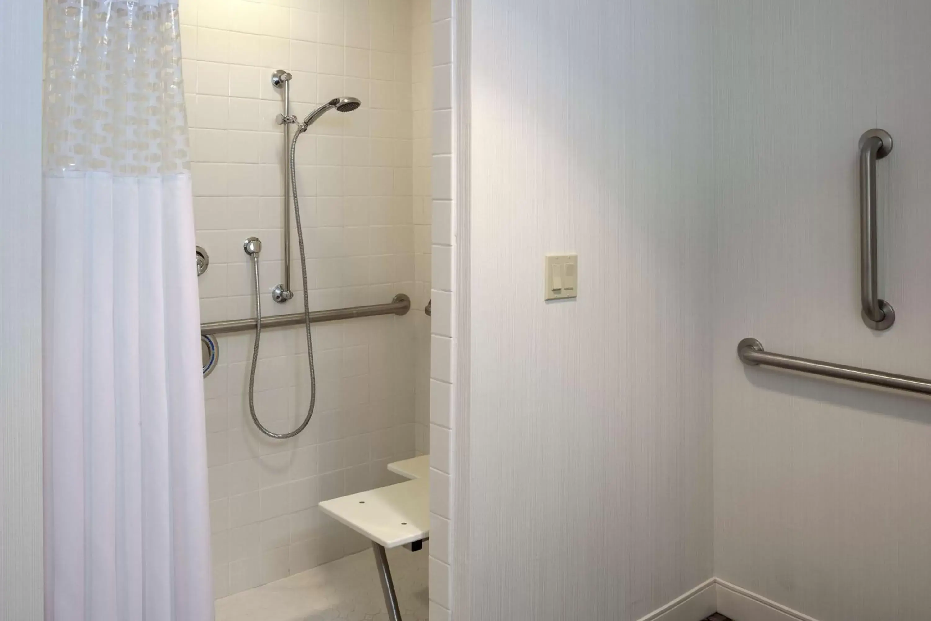 Bathroom in Hampton Inn & Suites Blythe, CA