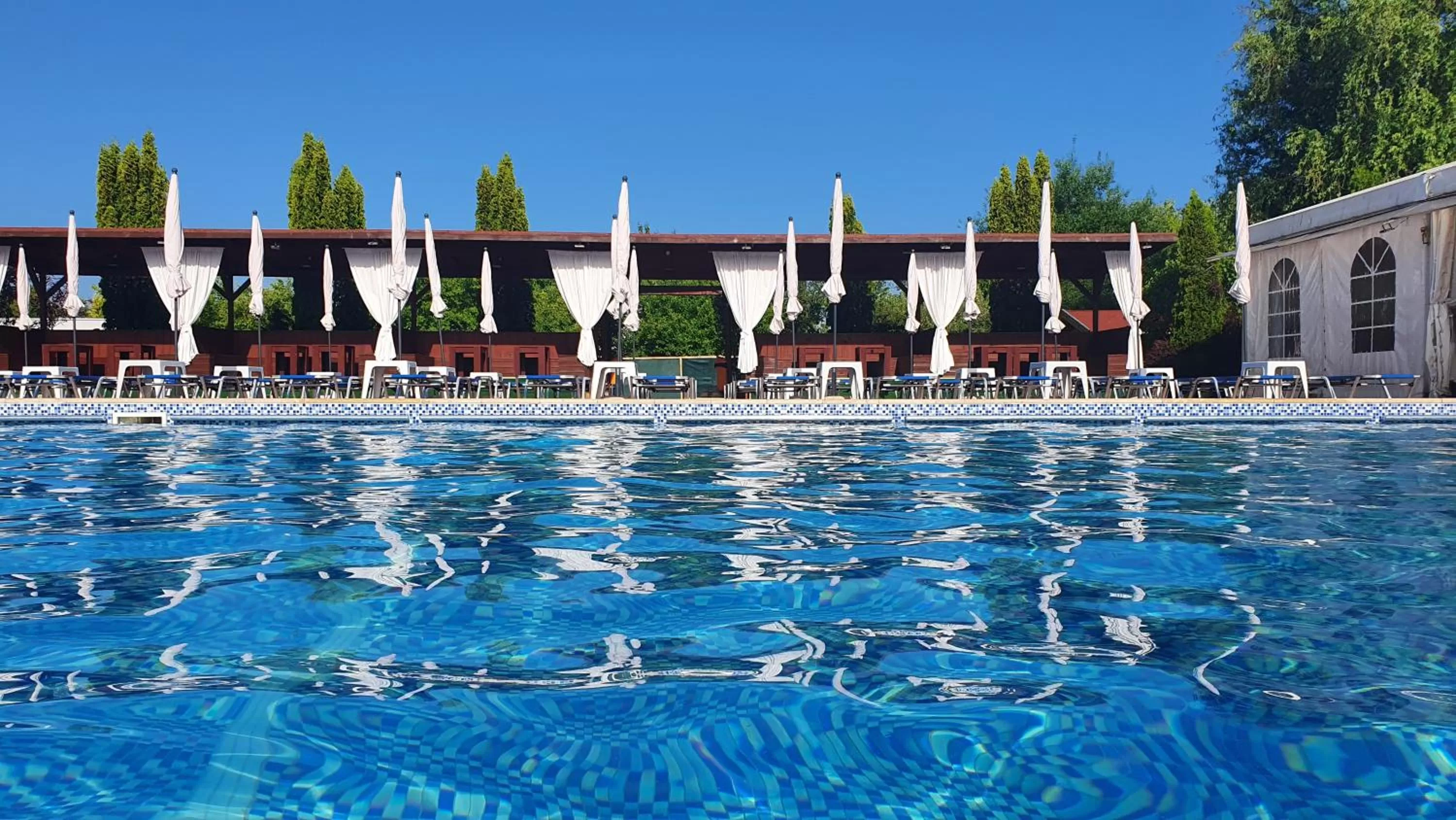 Swimming pool in Hotel Garden Club