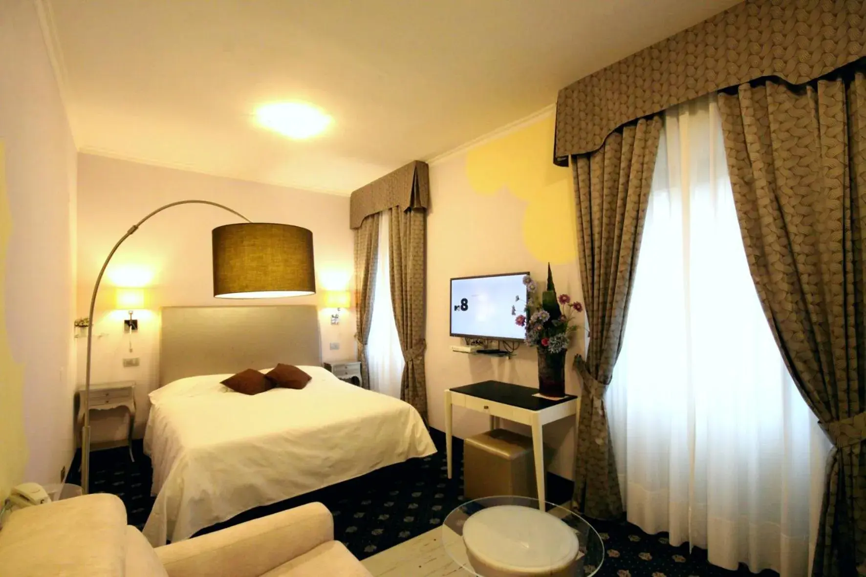 Large Double Room in Sangallo Hotel