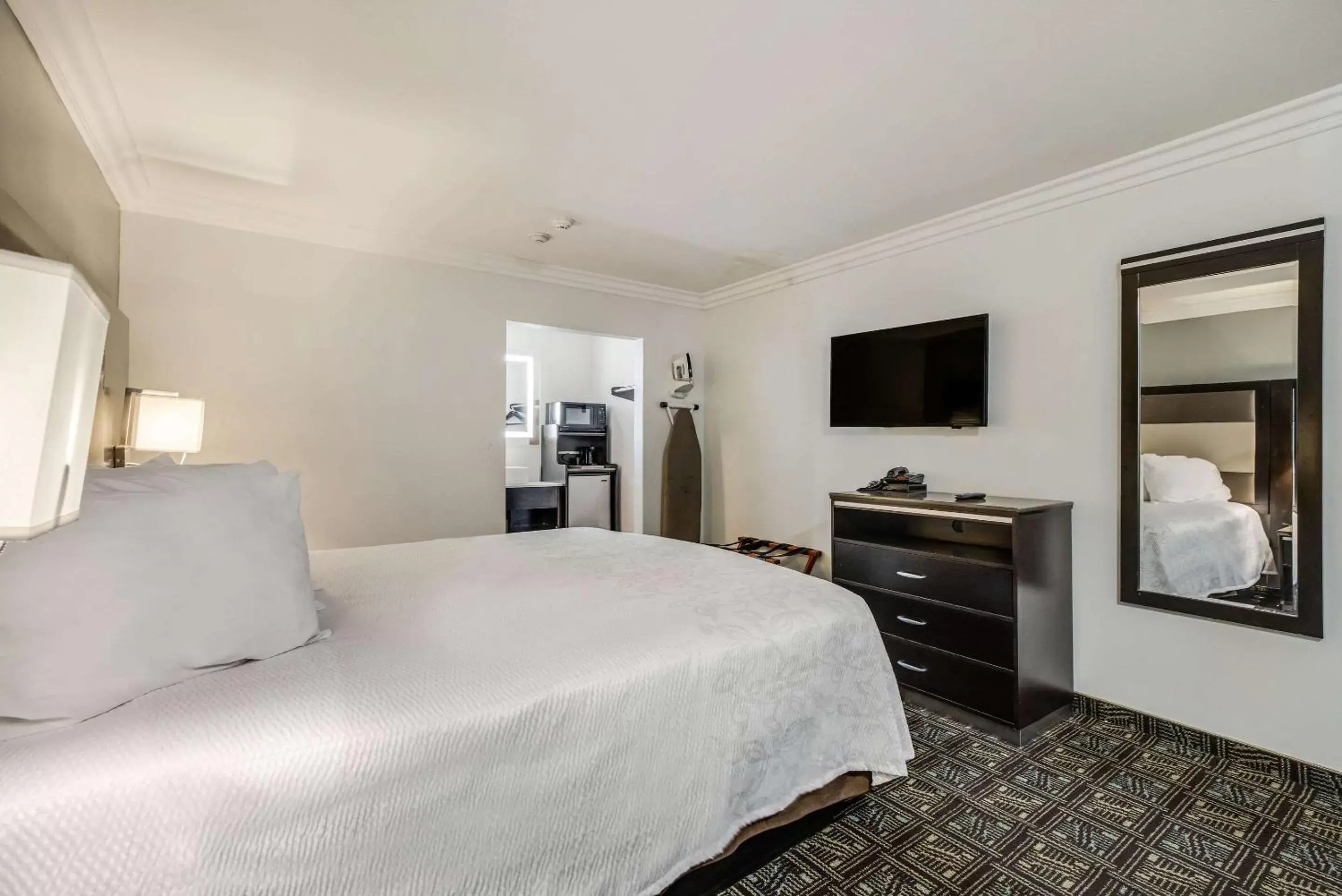 Standard King Room - Non-Smoking in Rodeway Inn Temecula Standard King Room - Non-Smoking in Rodeway Inn Temecula