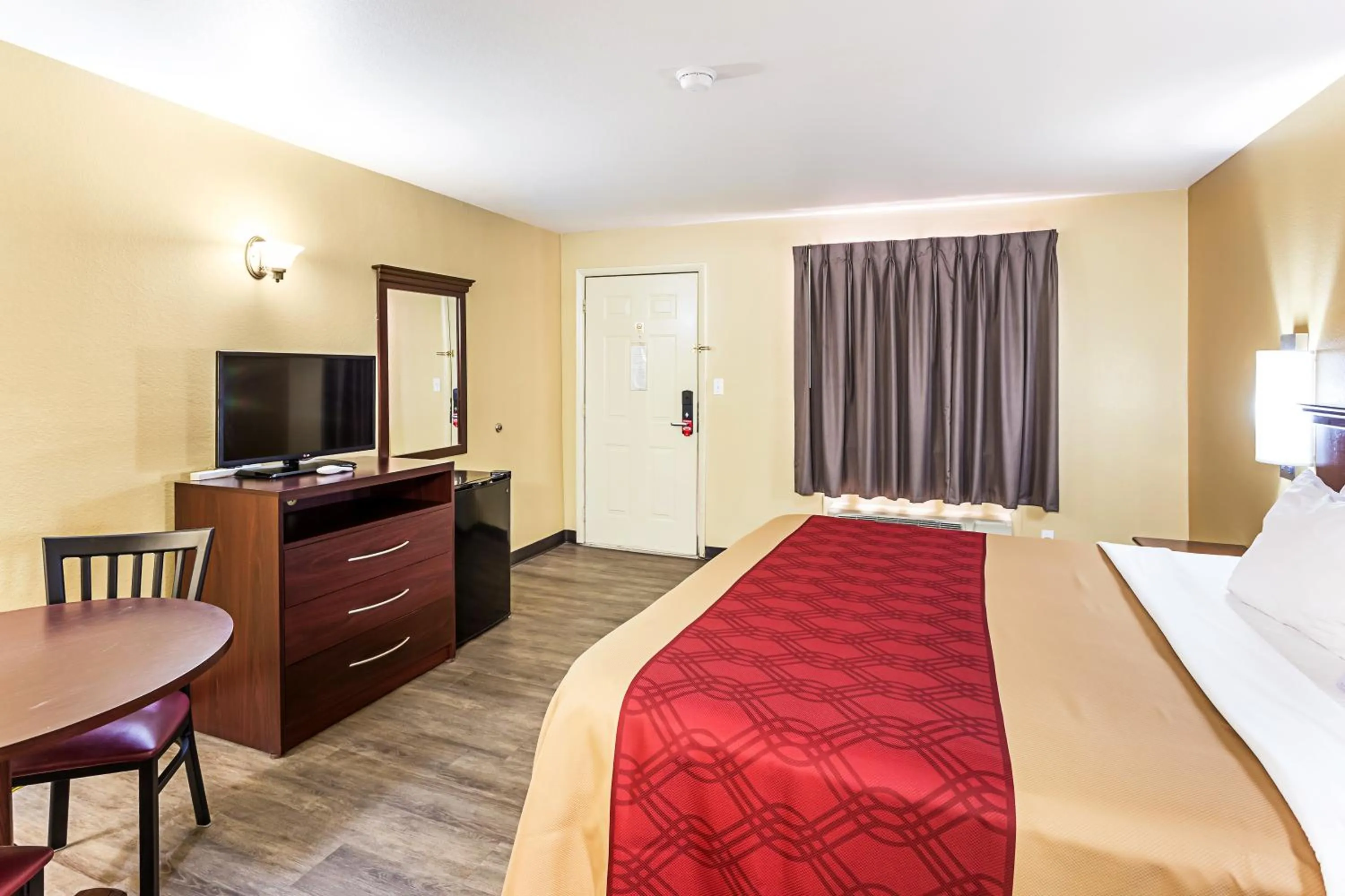 hair dresser, Bed in Econo Lodge McAlester