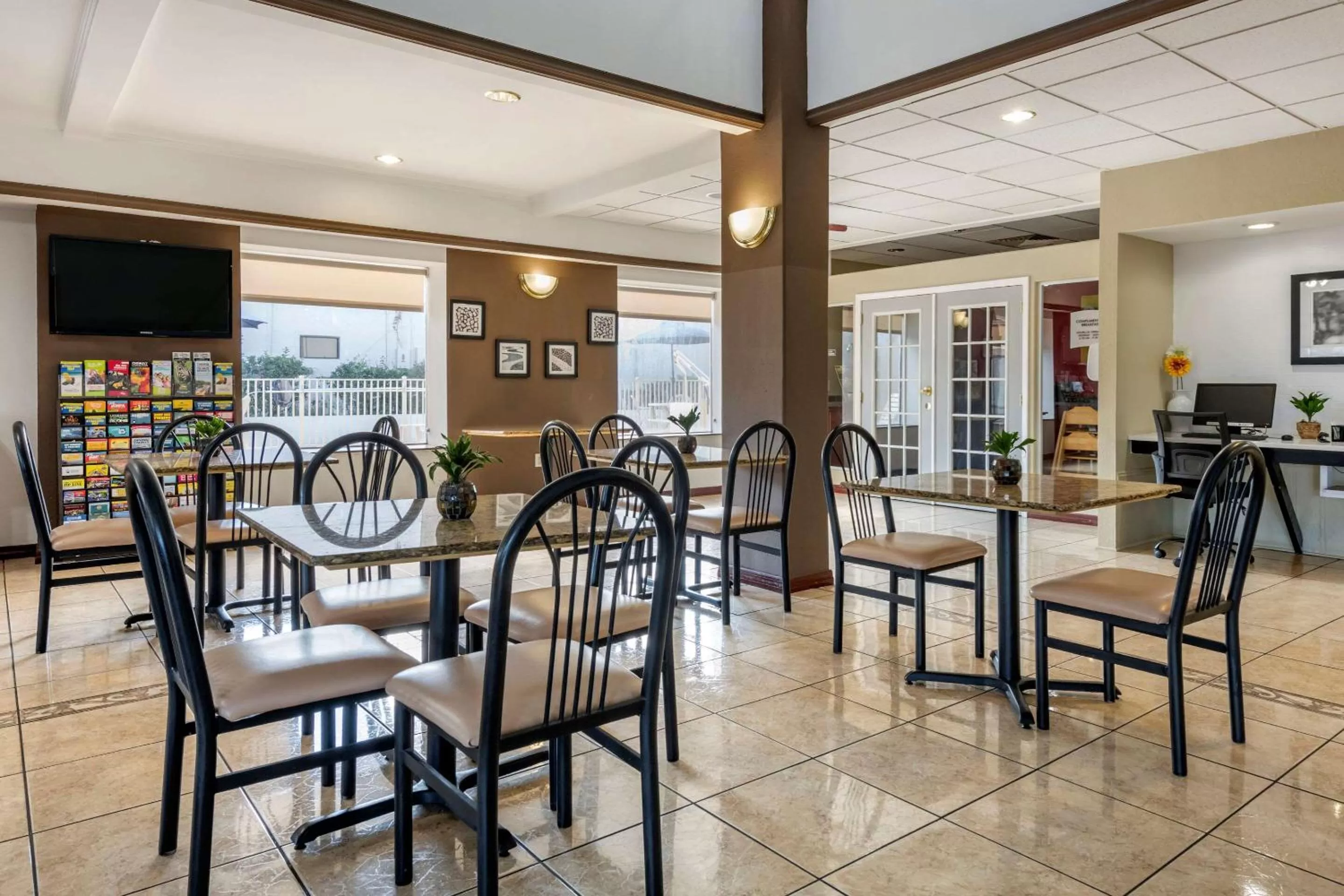 Restaurant/places to eat in Quality Inn Zephyrhills-Dade City