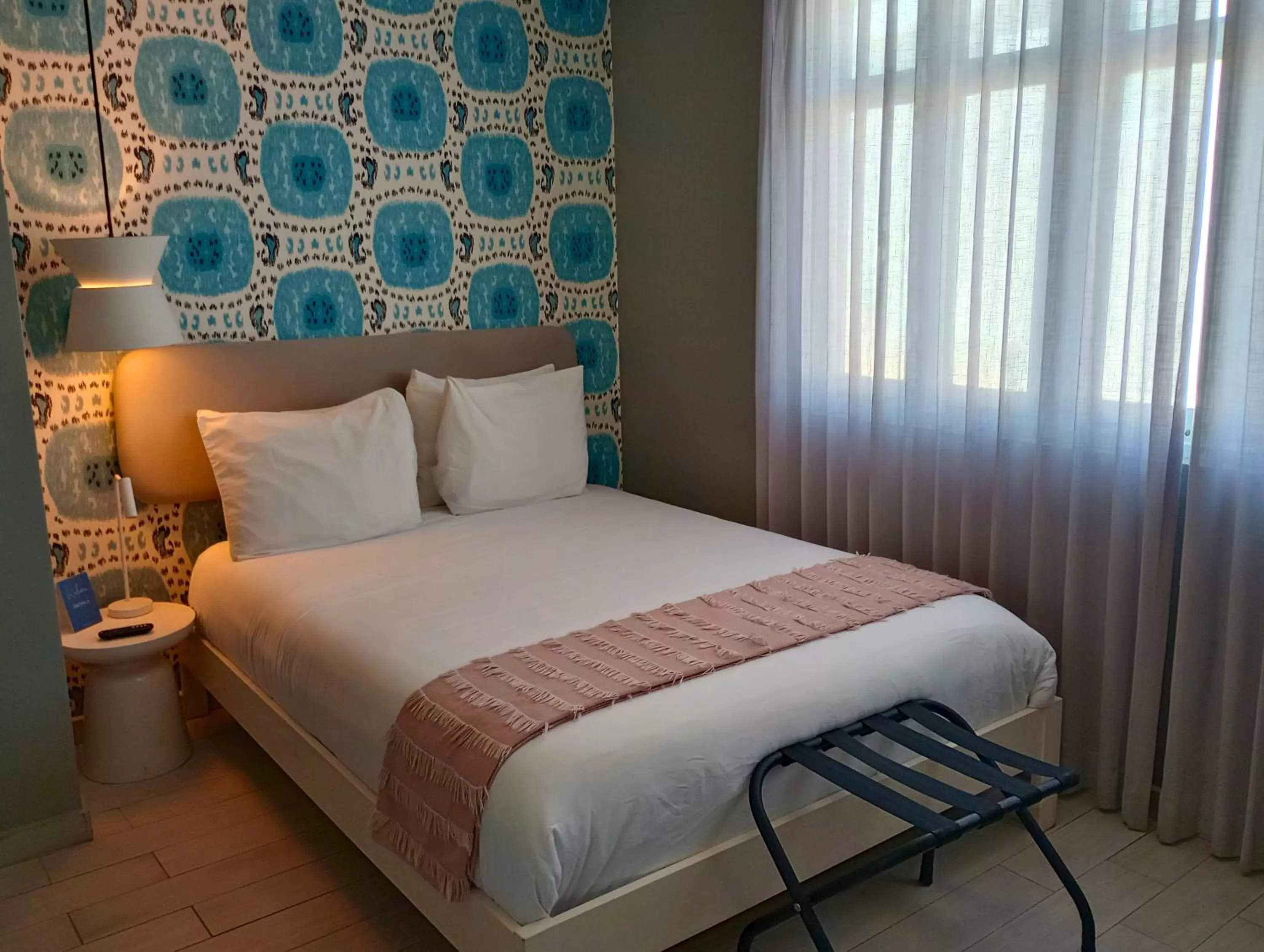 Bed in Trópica Beach Hotel