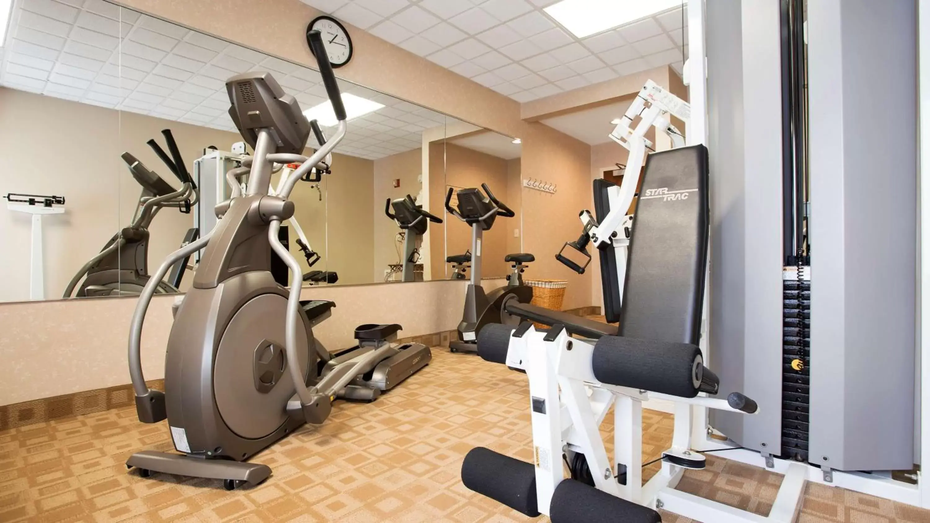 Fitness centre/facilities, Fitness Center/Facilities in Best Western Plus Edison Inn