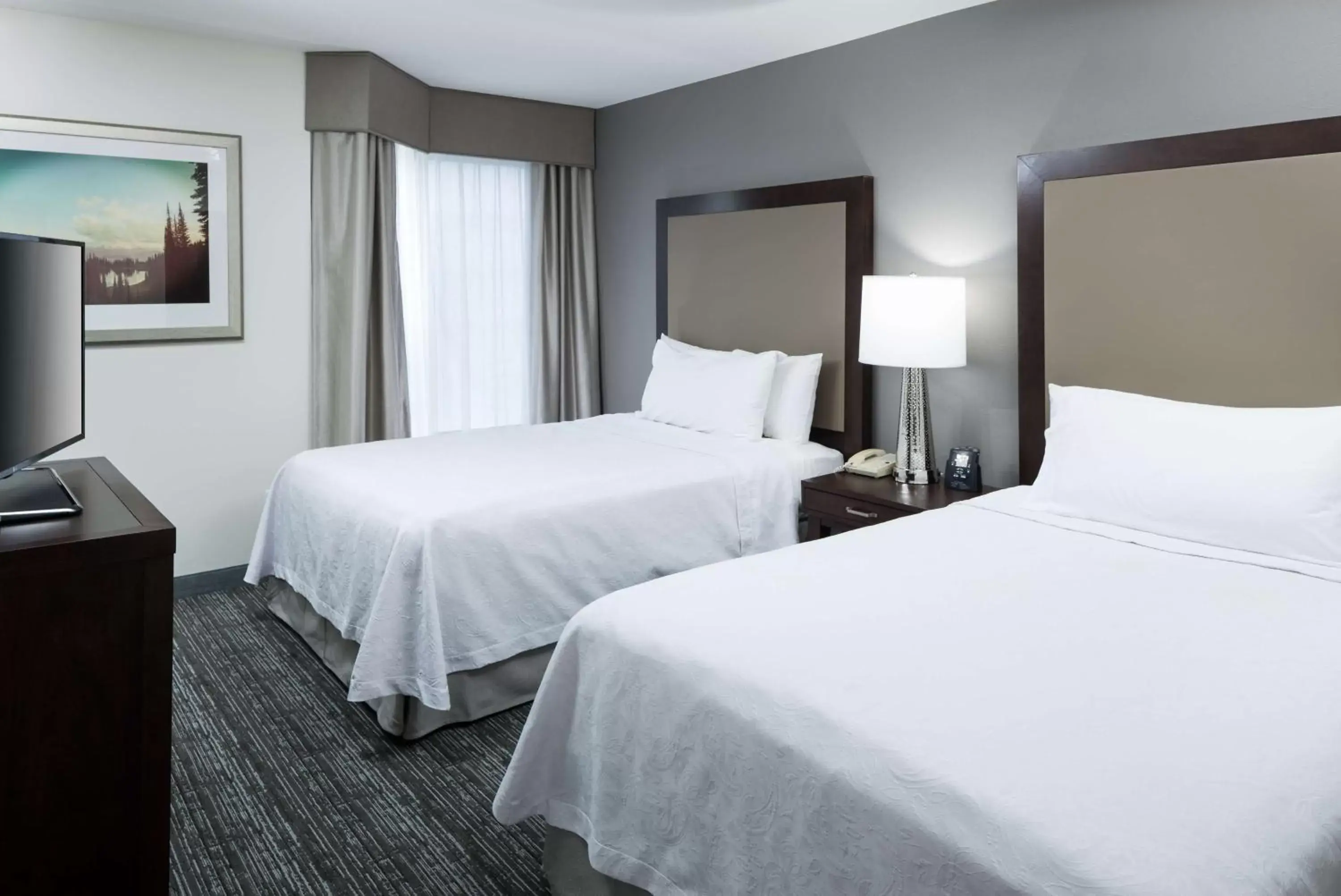 Bed in Homewood Suites by Hilton Seattle-Tacoma Airport/Tukwila