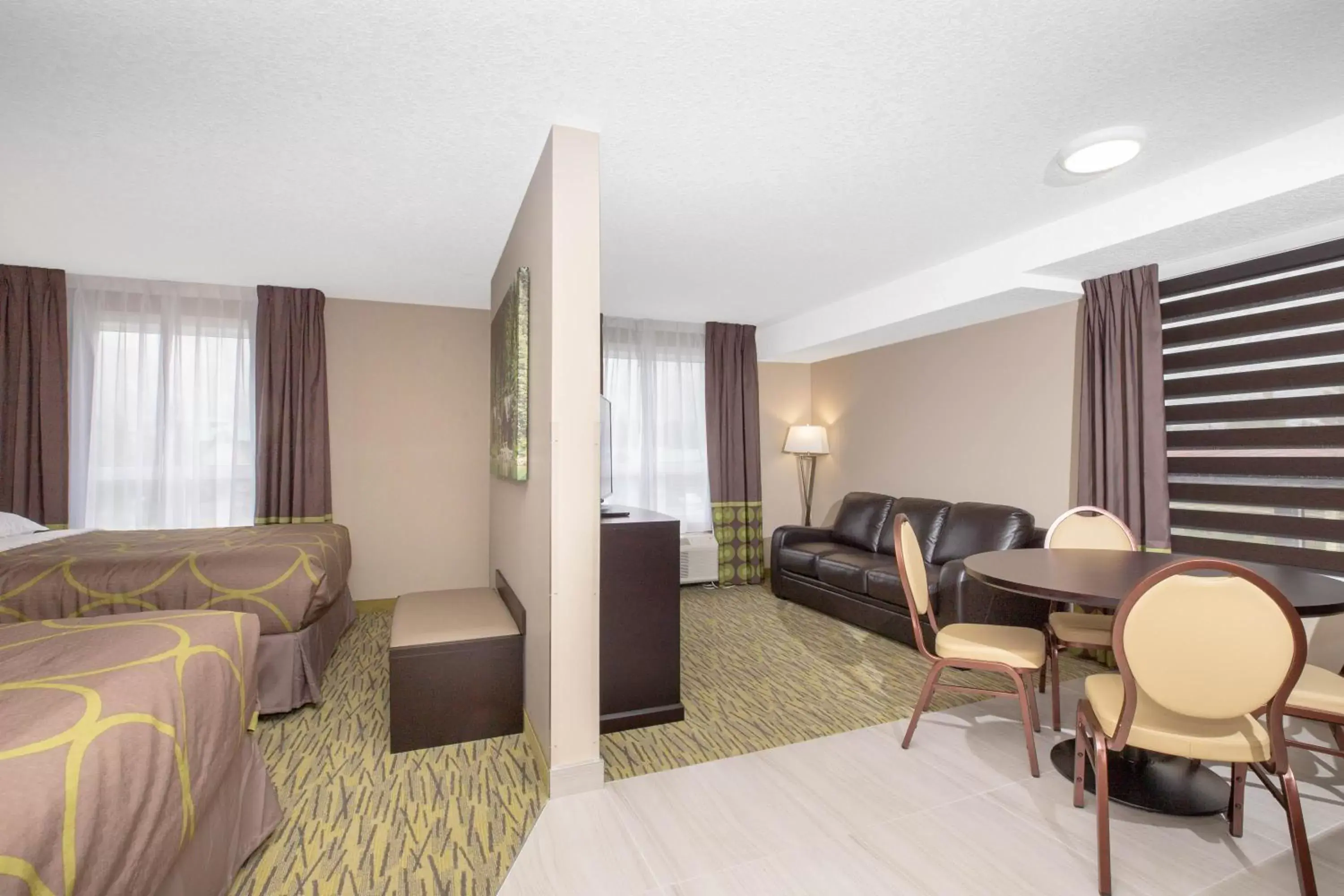 Living room, Seating Area in Super 8 by Wyndham Canmore