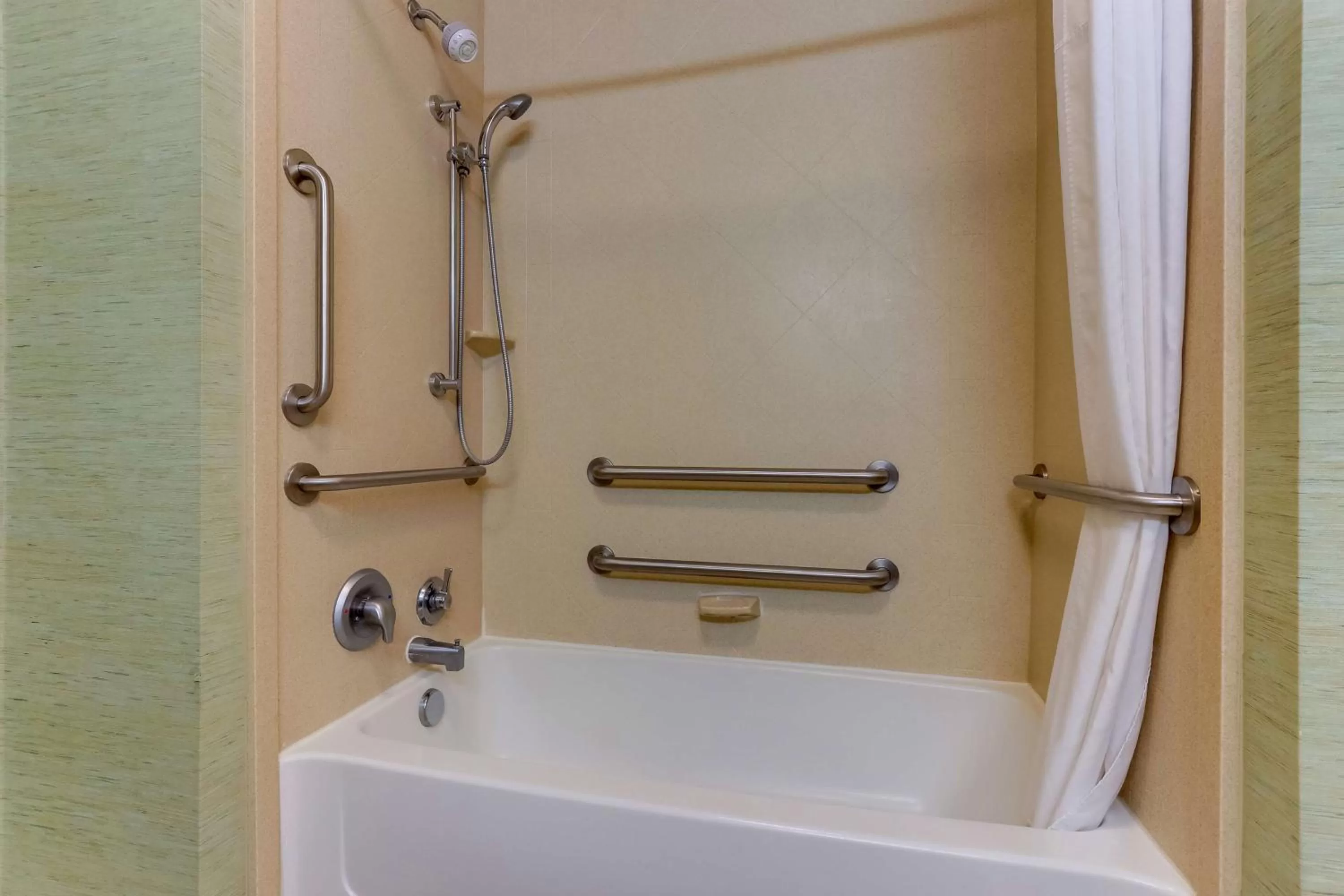 Bathroom in Hampton Inn and Suites Swansboro Near Camp Lejeune