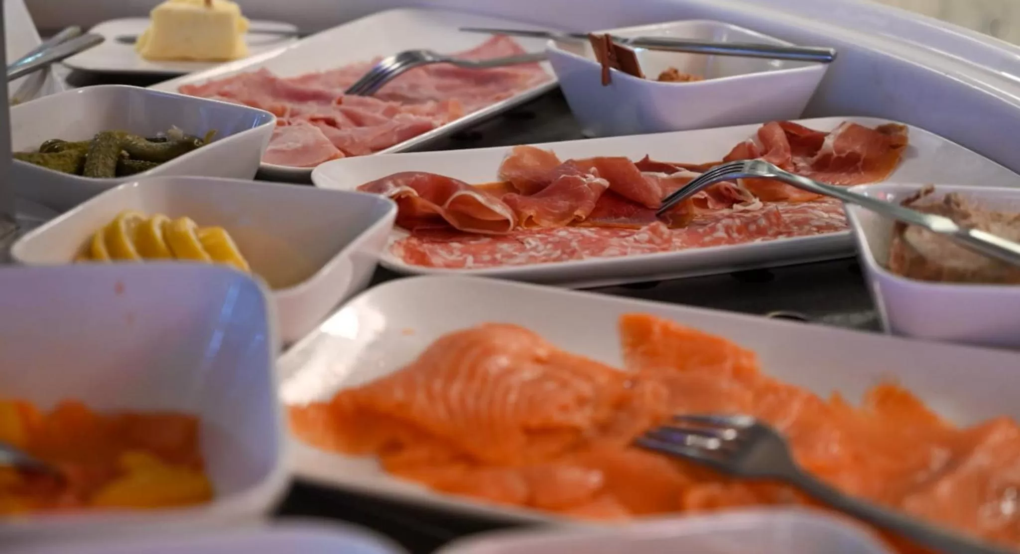 Breakfast in The Originals Hôtel Le Cise Restaurant Chambres et Suites