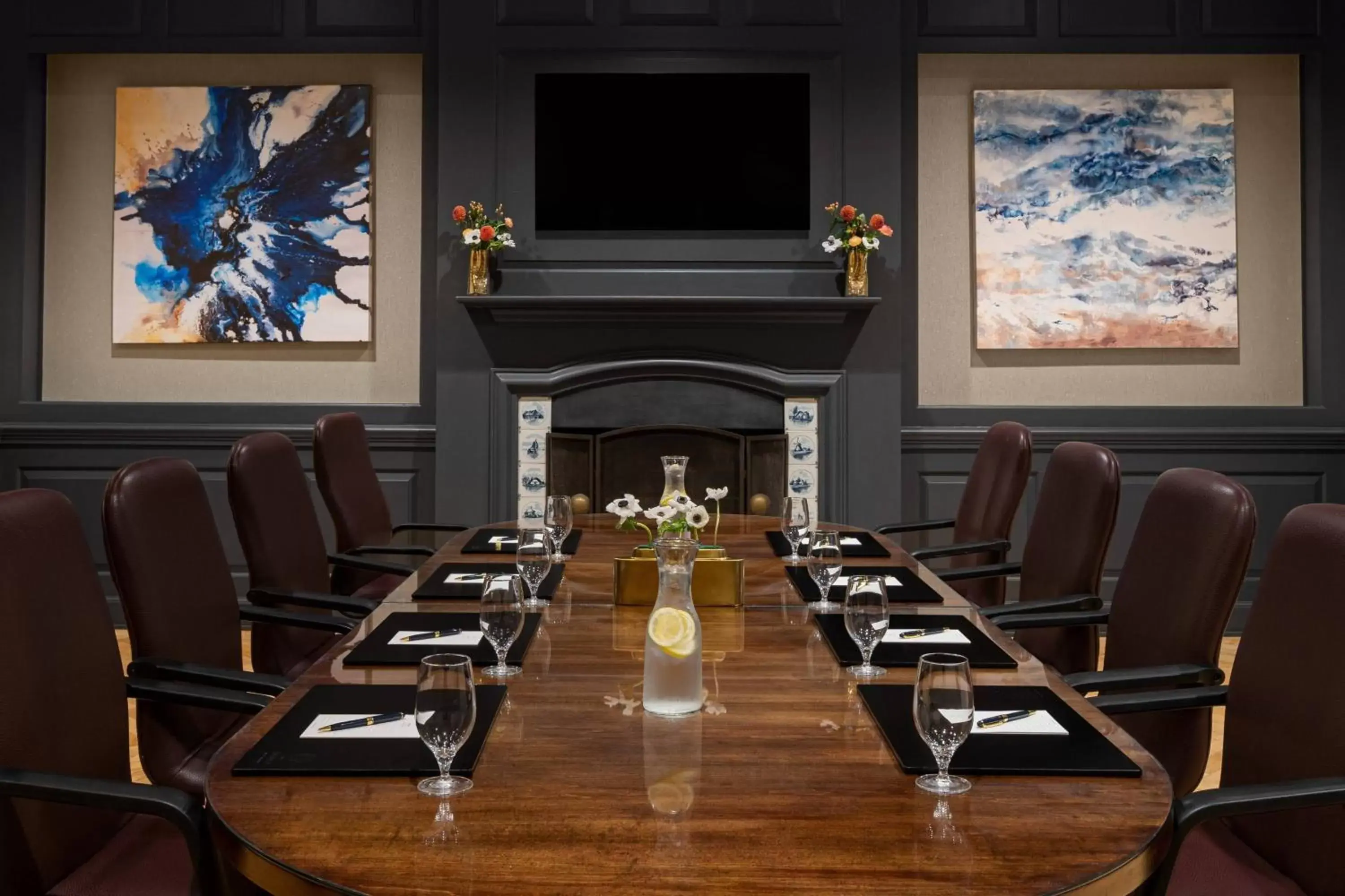 Meeting/conference room in The Drake Oak Brook, Autograph Collection