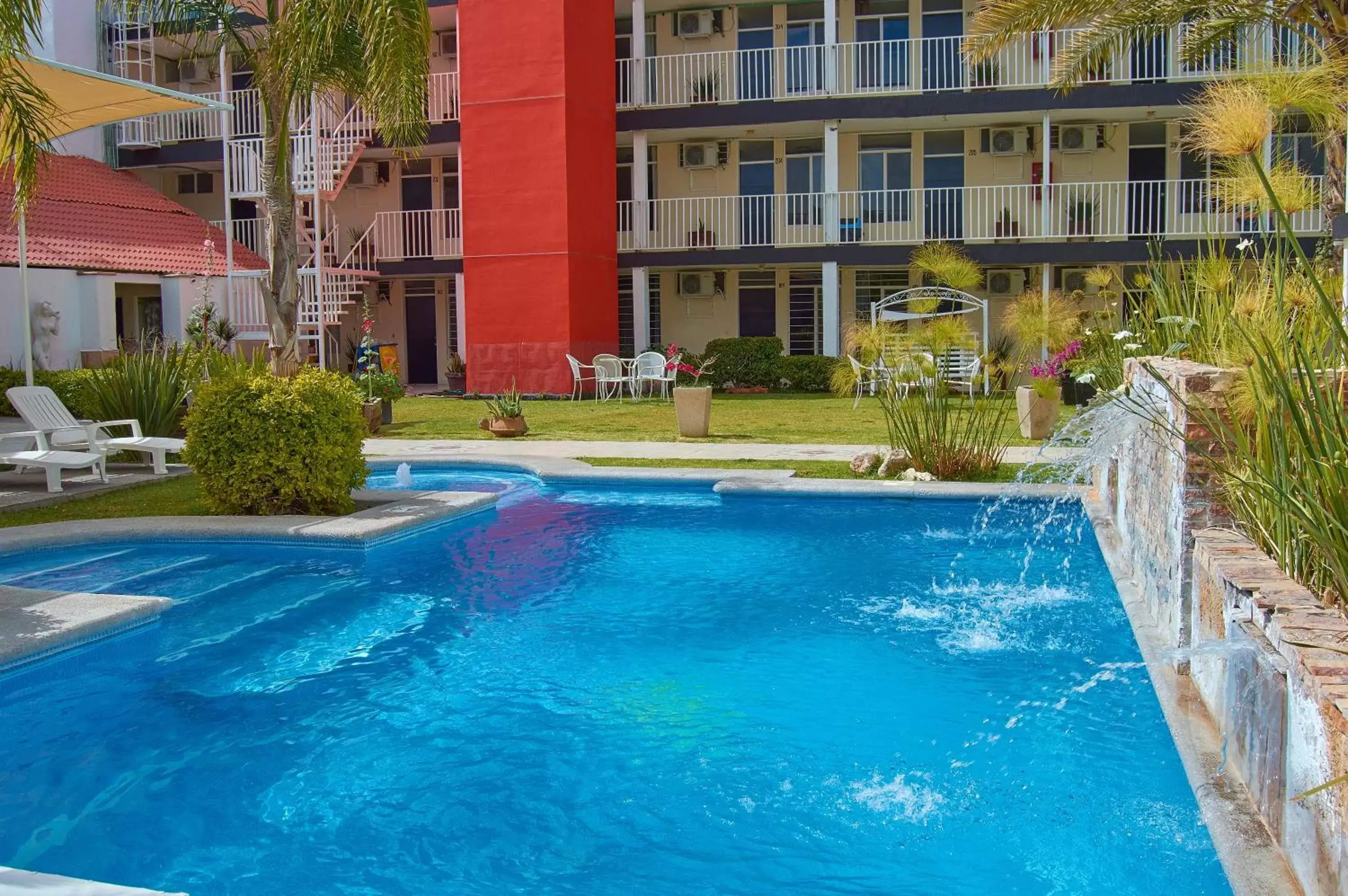 Swimming Pool in Hotel del Alba Inn & Suites