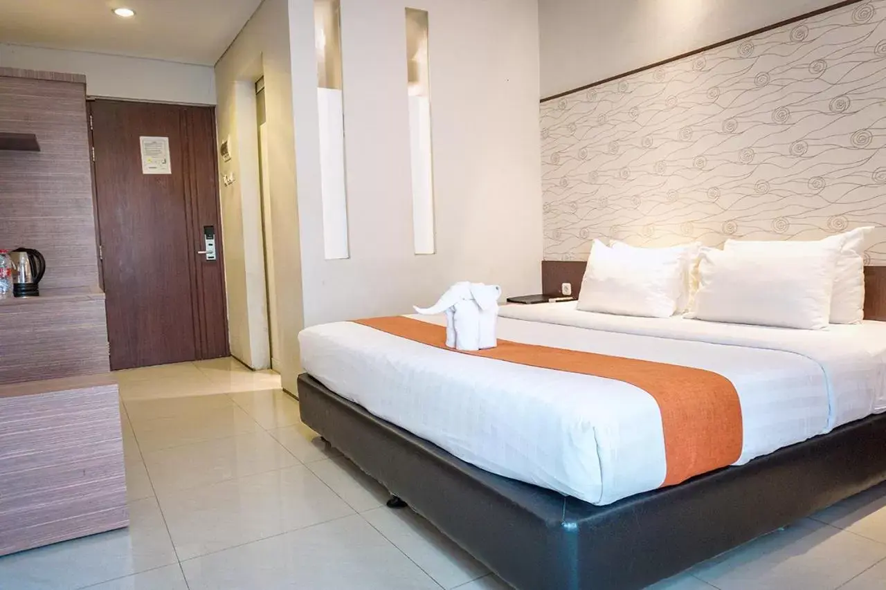 Bedroom, Bed in Andelir Hotel Simpang Lima Semarang