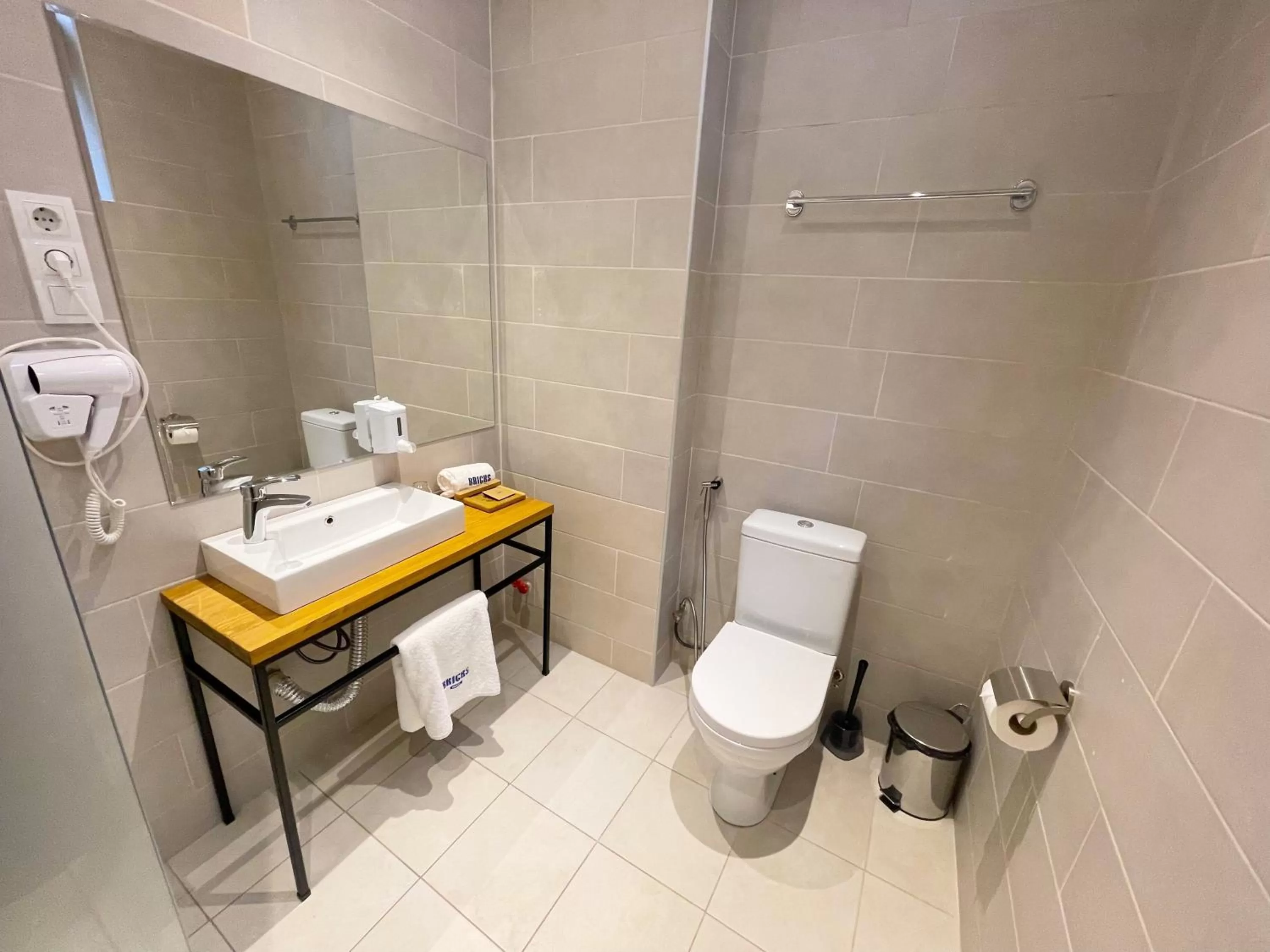 Shower, Bathroom in Bricks Hotel