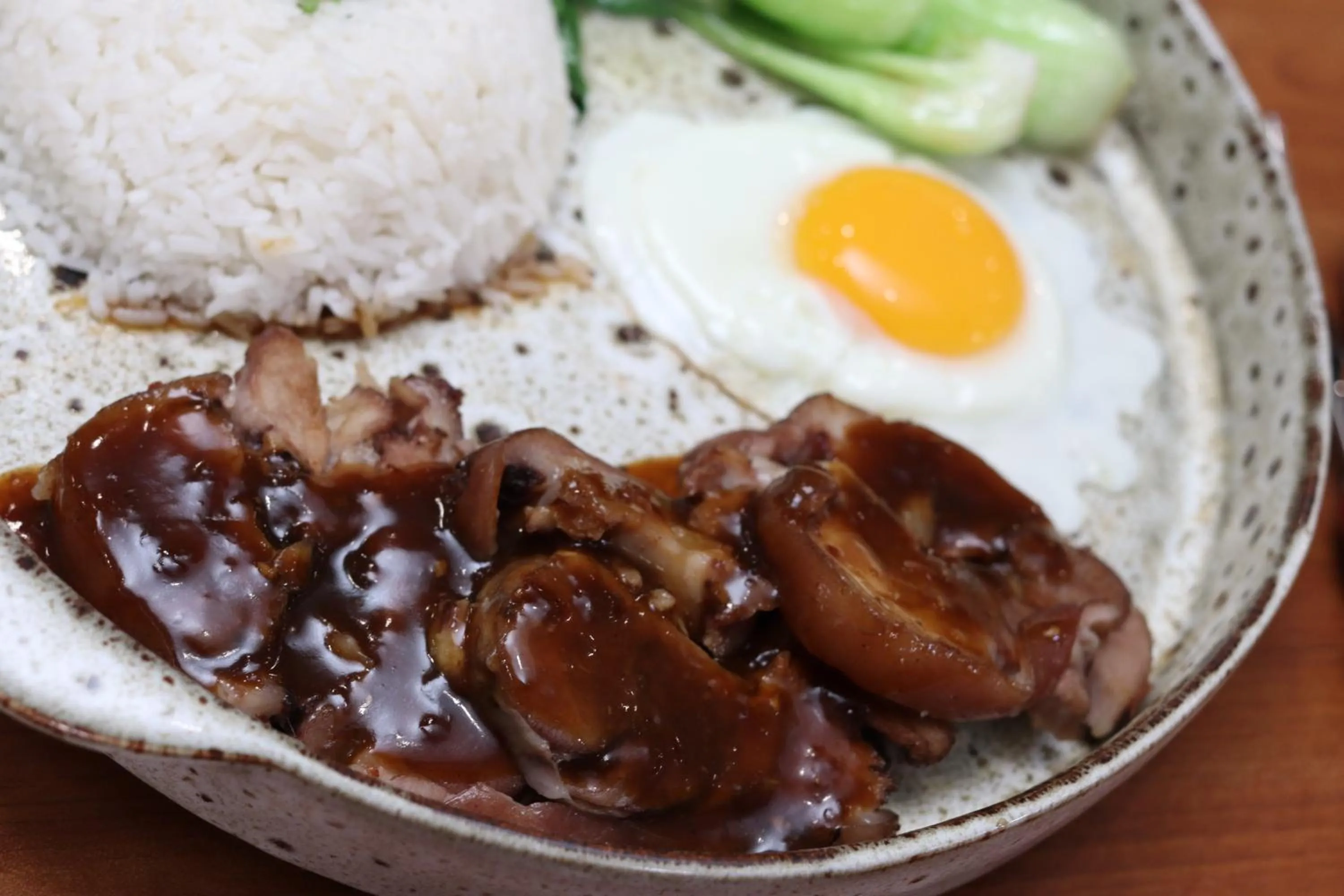 Restaurant/places to eat in The Golden Pine Hotel