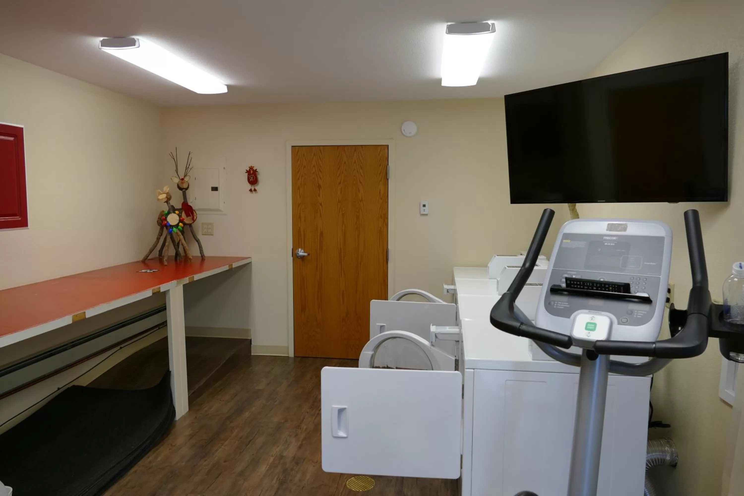 Other, TV/Entertainment Center in Red Wing Motel