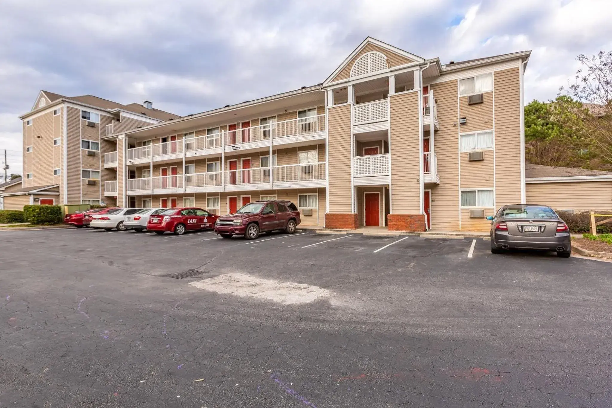 Property building in HomeTowne Studios by Red Roof Gainesville, GA Property building in HomeTowne Studios by Red Roof Gainesville, GA