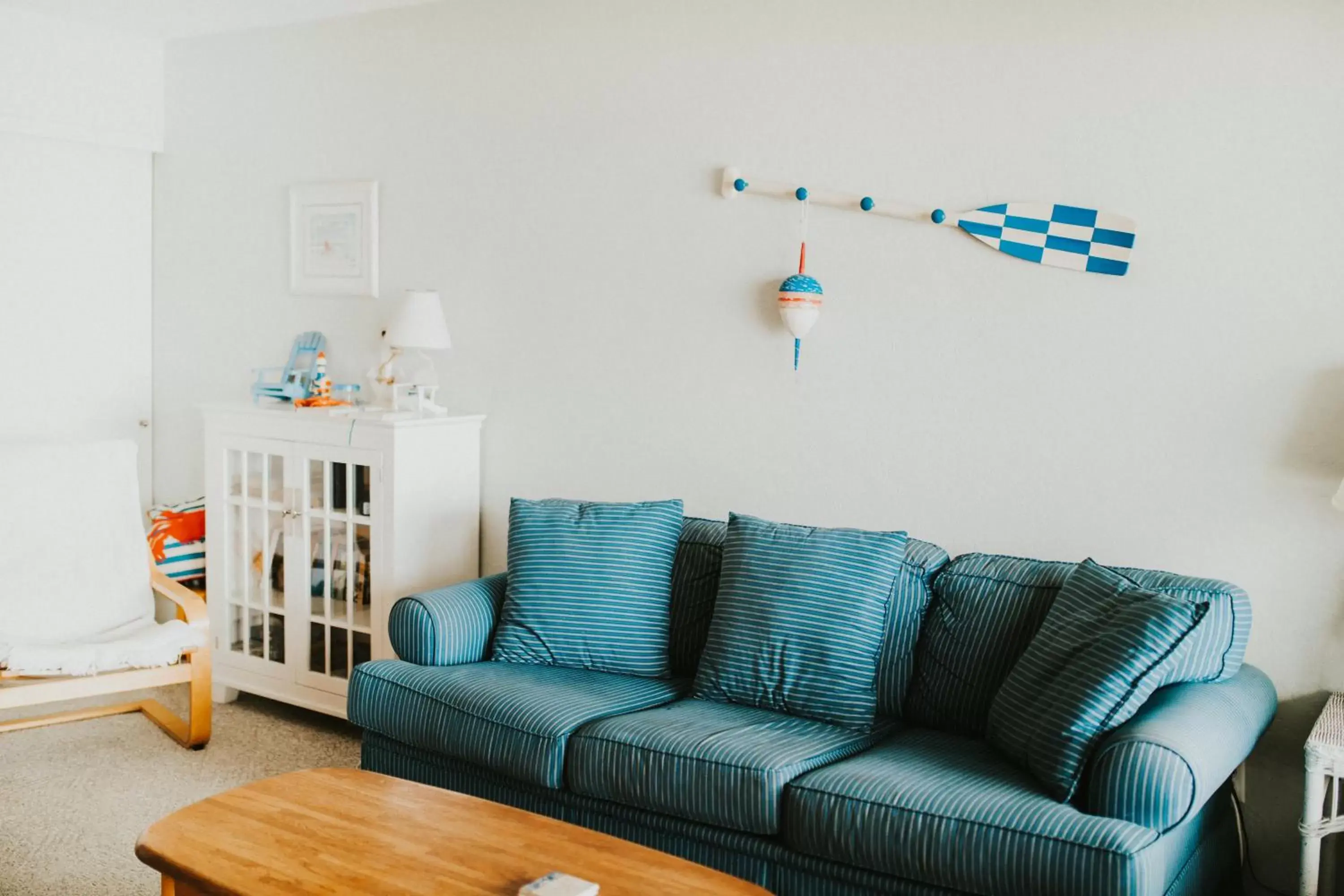 Seating Area in Nye Beach Condos & Cottages