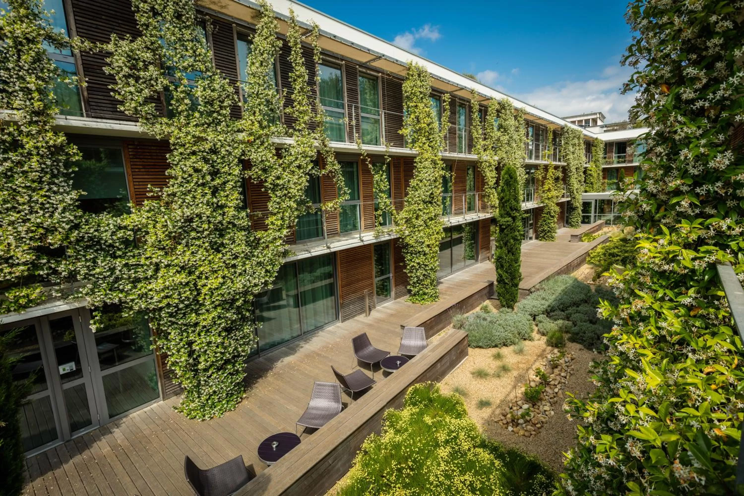 Patio in Courtyard by Marriott Montpellier