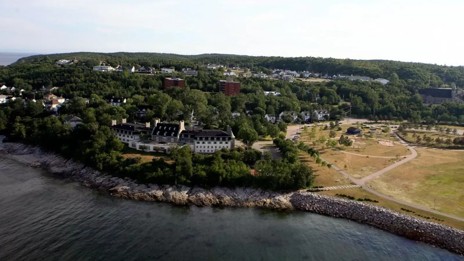 Day, Bird's-eye View in Hôtel le Manoir Baie-Comeau