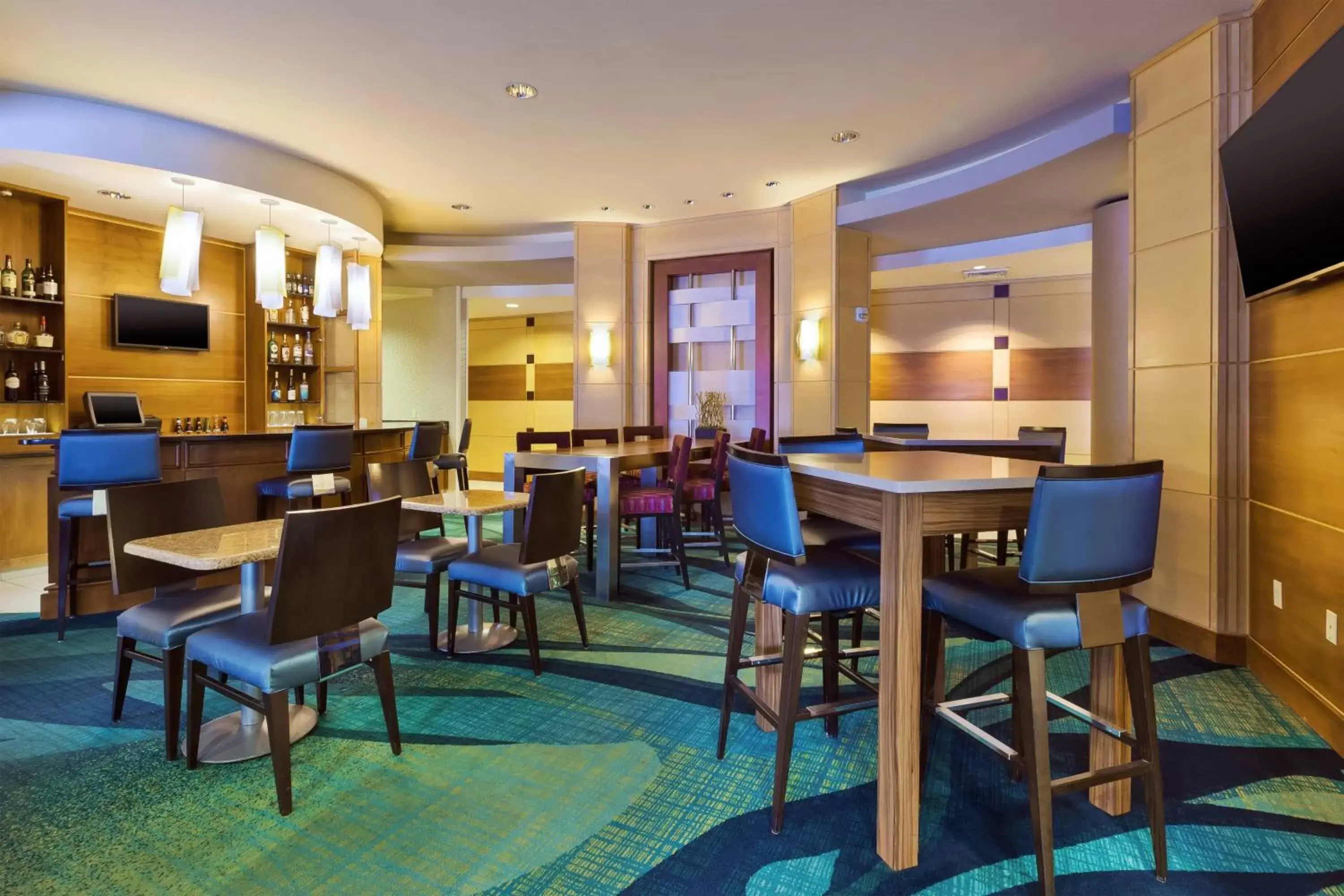 Lobby or reception, Restaurant/Places to Eat in SpringHill Suites by Marriott Grand Rapids Airport Southeast