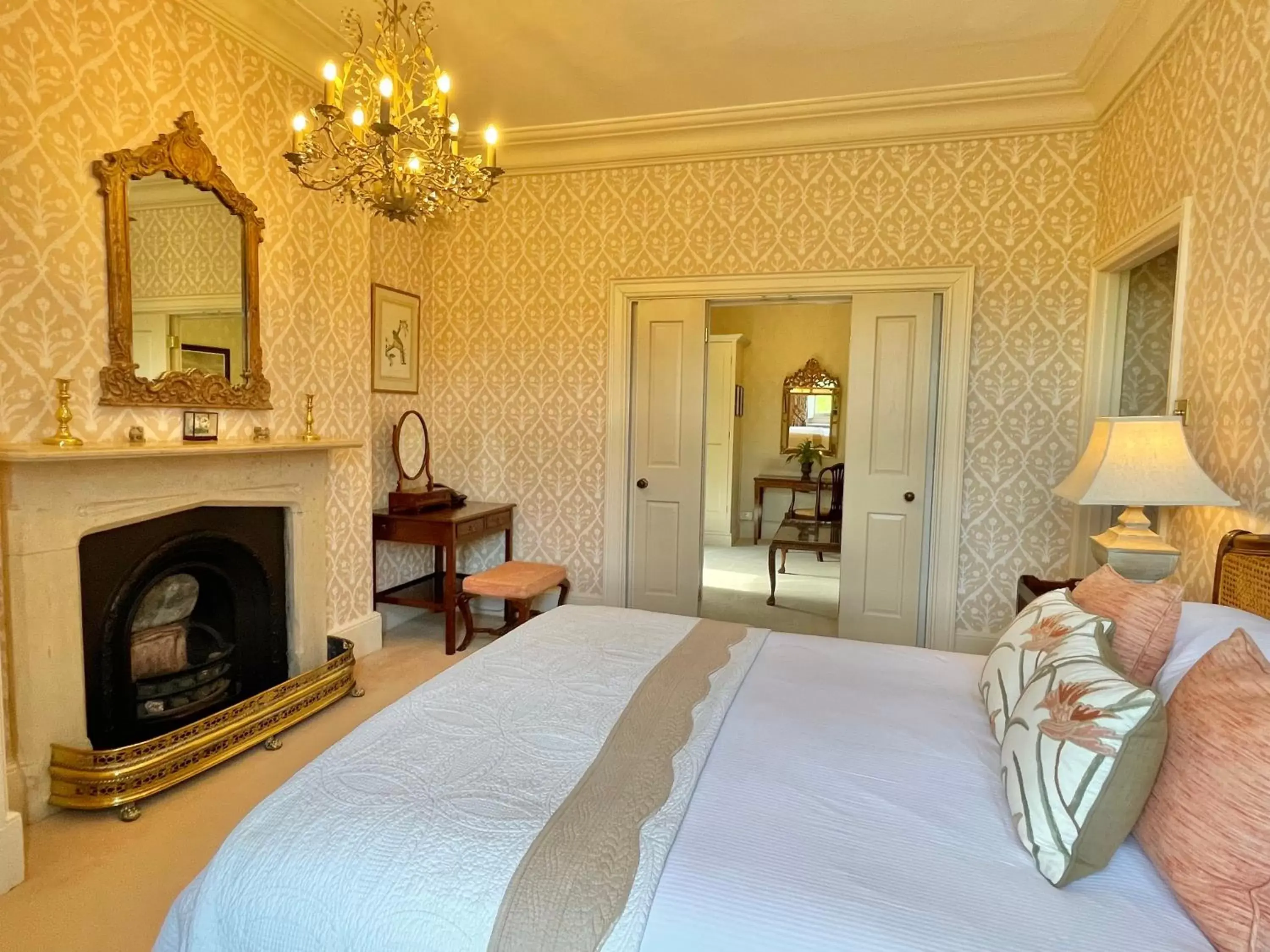 Photo of the whole room, Bed in Beryl Country House