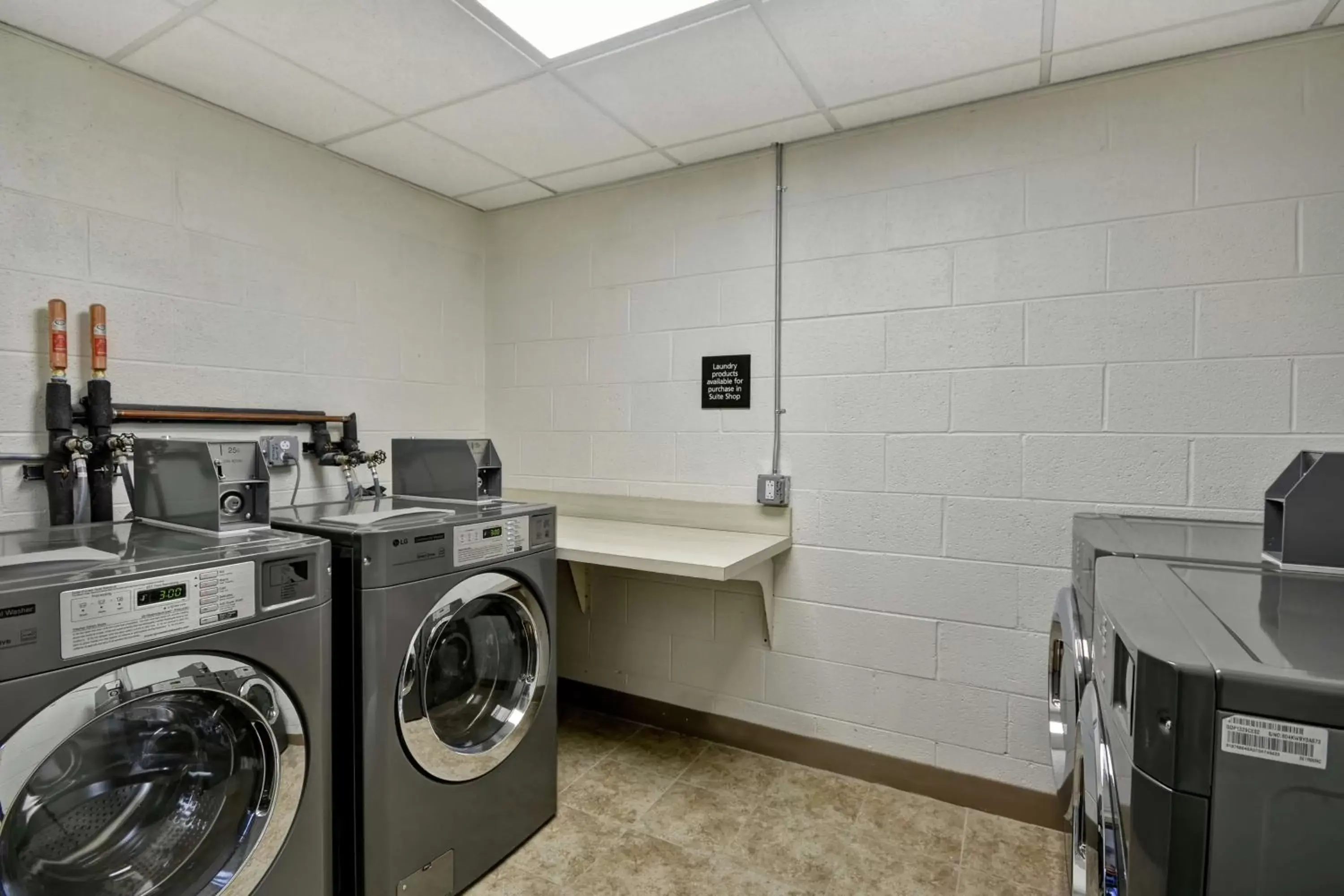 Property building in Hampton Inn Detroit Madison Heights South Troy Property building in Hampton Inn Detroit Madison Heights South Troy