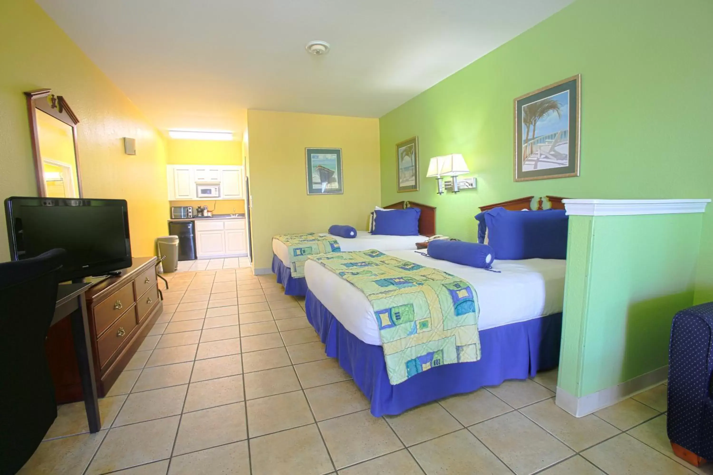 Bedroom, Bed in Plantation Suites and Conference Center