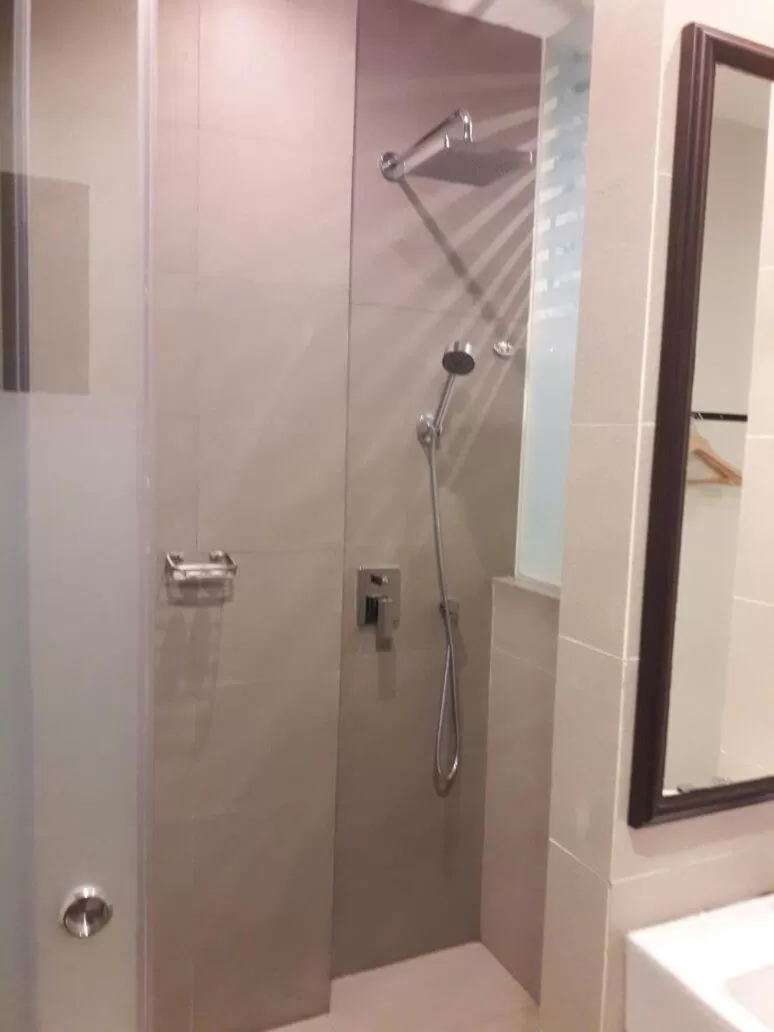 Shower in Pantai Inn Kota Kinabalu