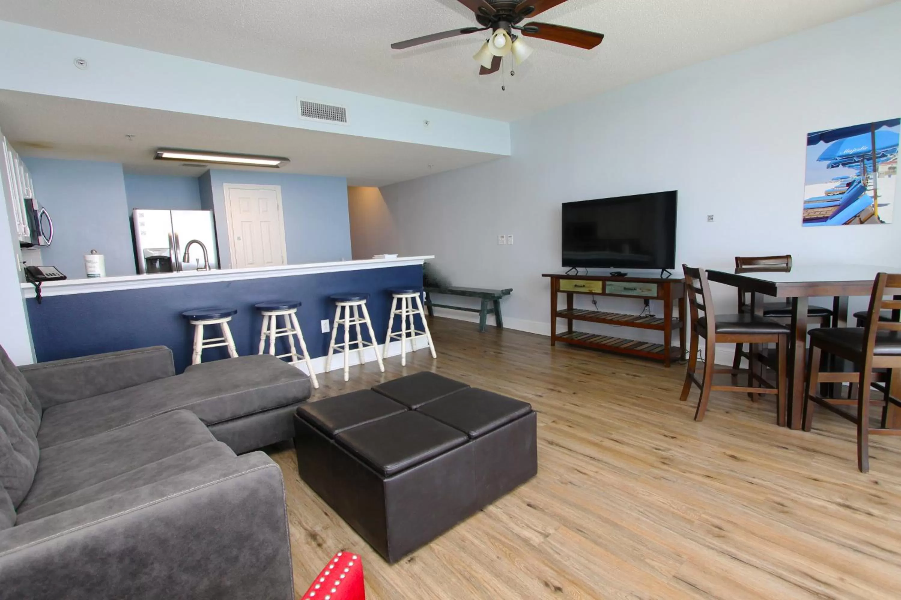 Living room, Seating Area in Majestic Beach Resort, Panama City Beach, Fl