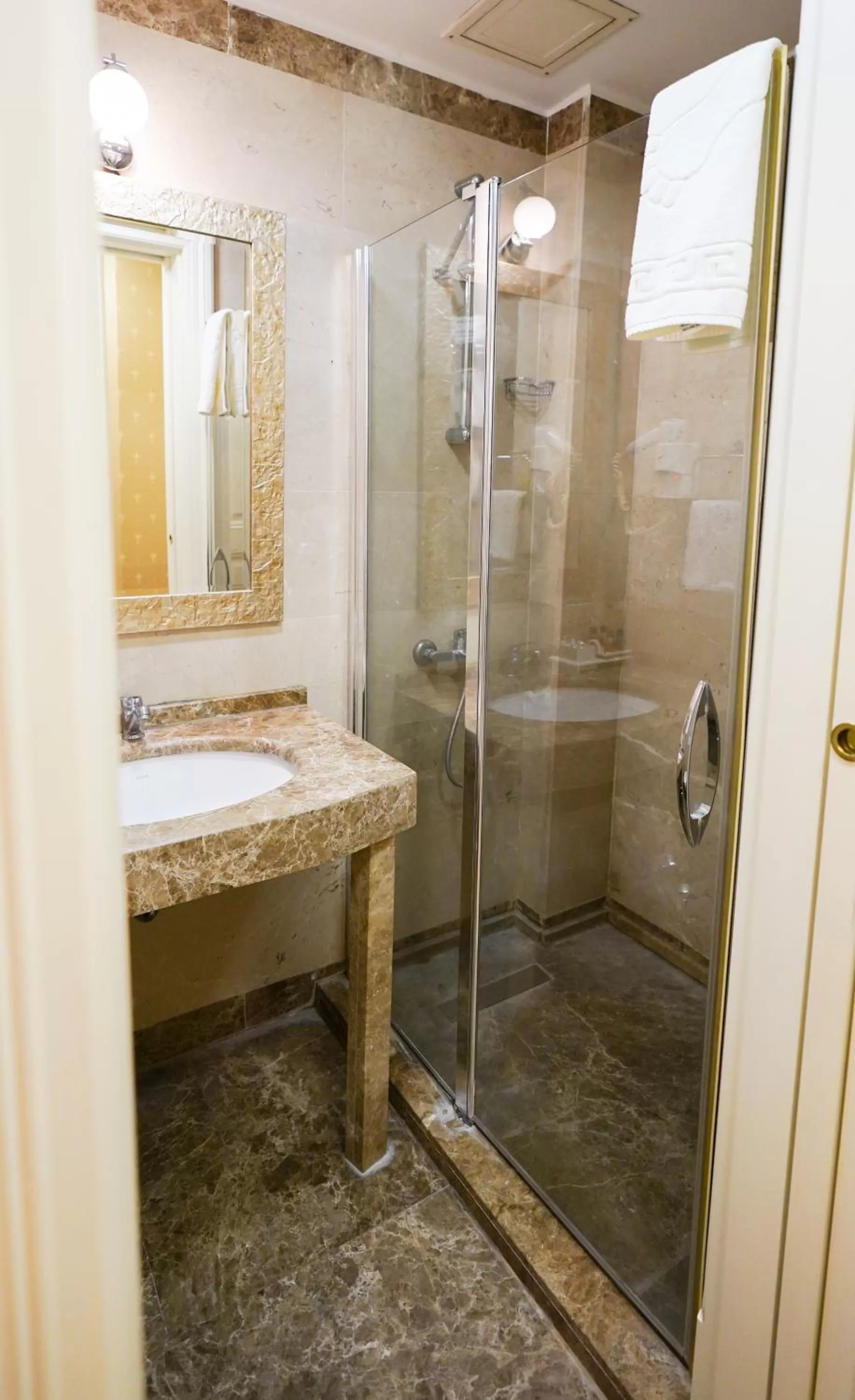 Bathroom in Hotel Gritti Pera & Spa