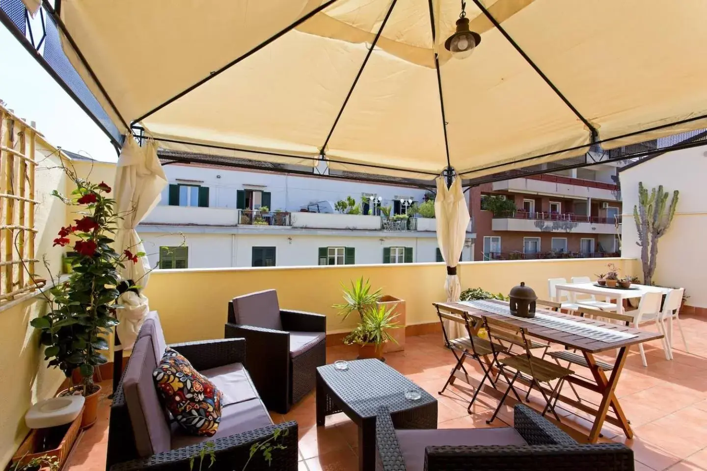 Balcony/Terrace in La terrazza del Sole B&B