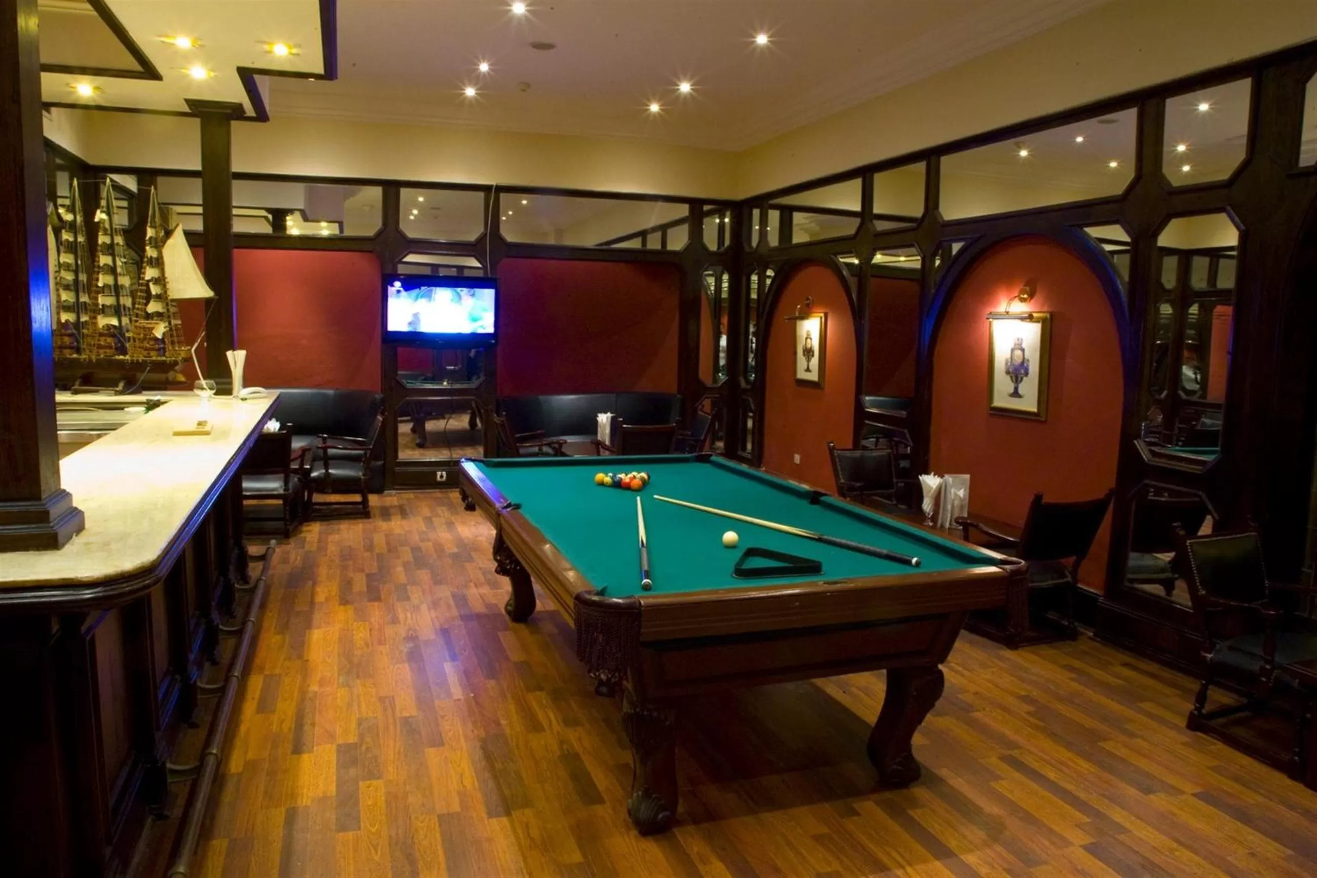 Billiard in Helnan Auberge Fayoum