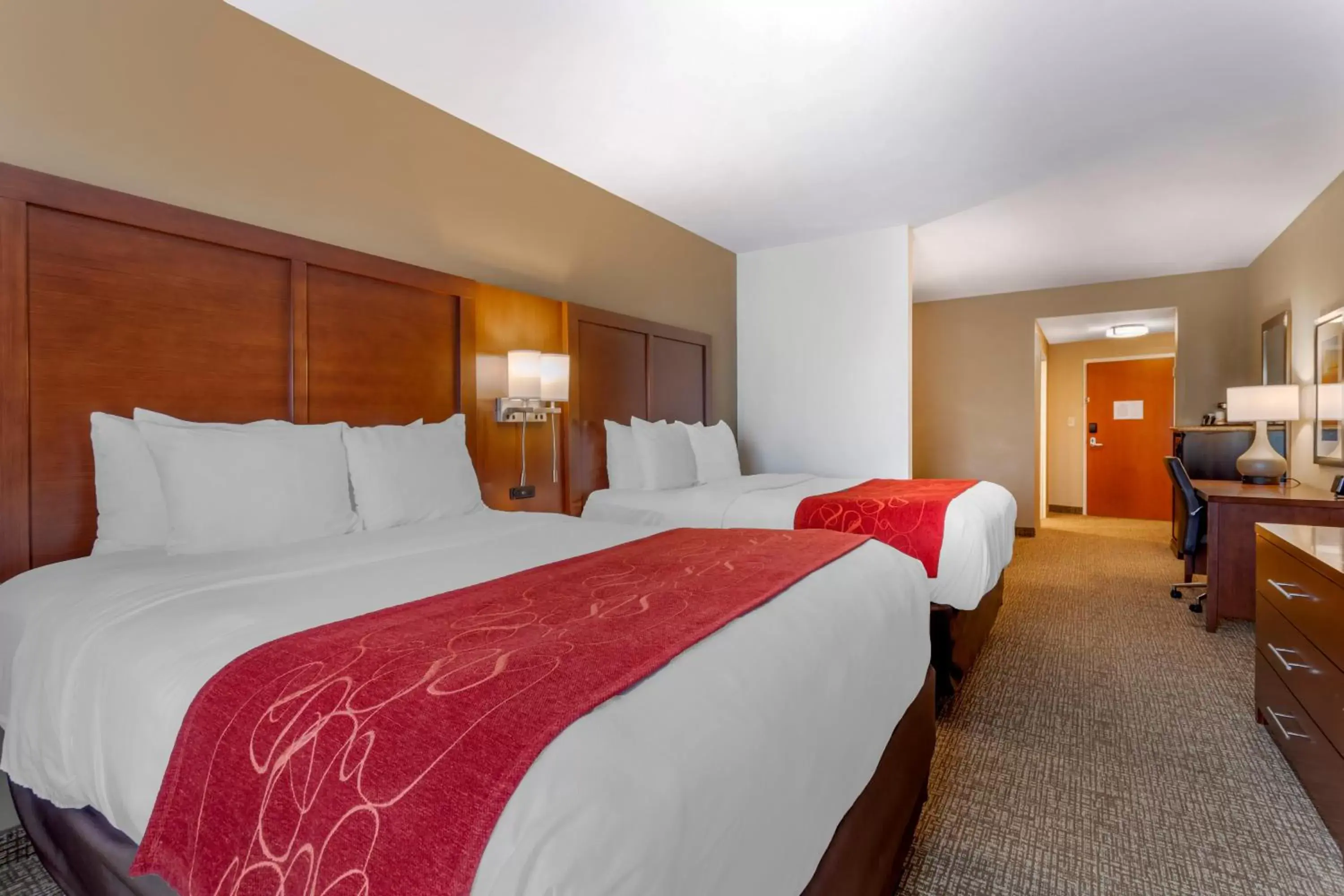 Bed in Comfort Suites North Knoxville